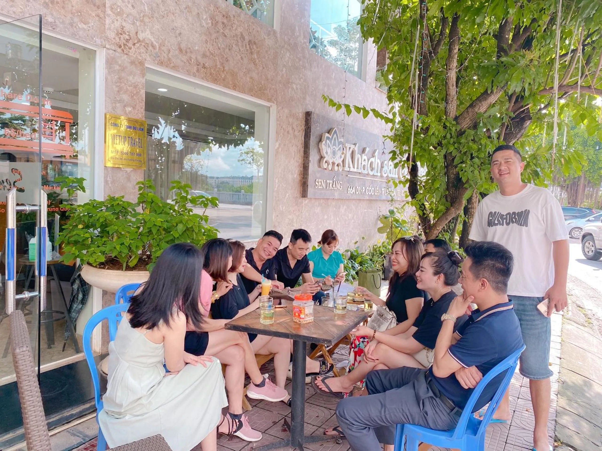 Guests in Sen Trang Hotel