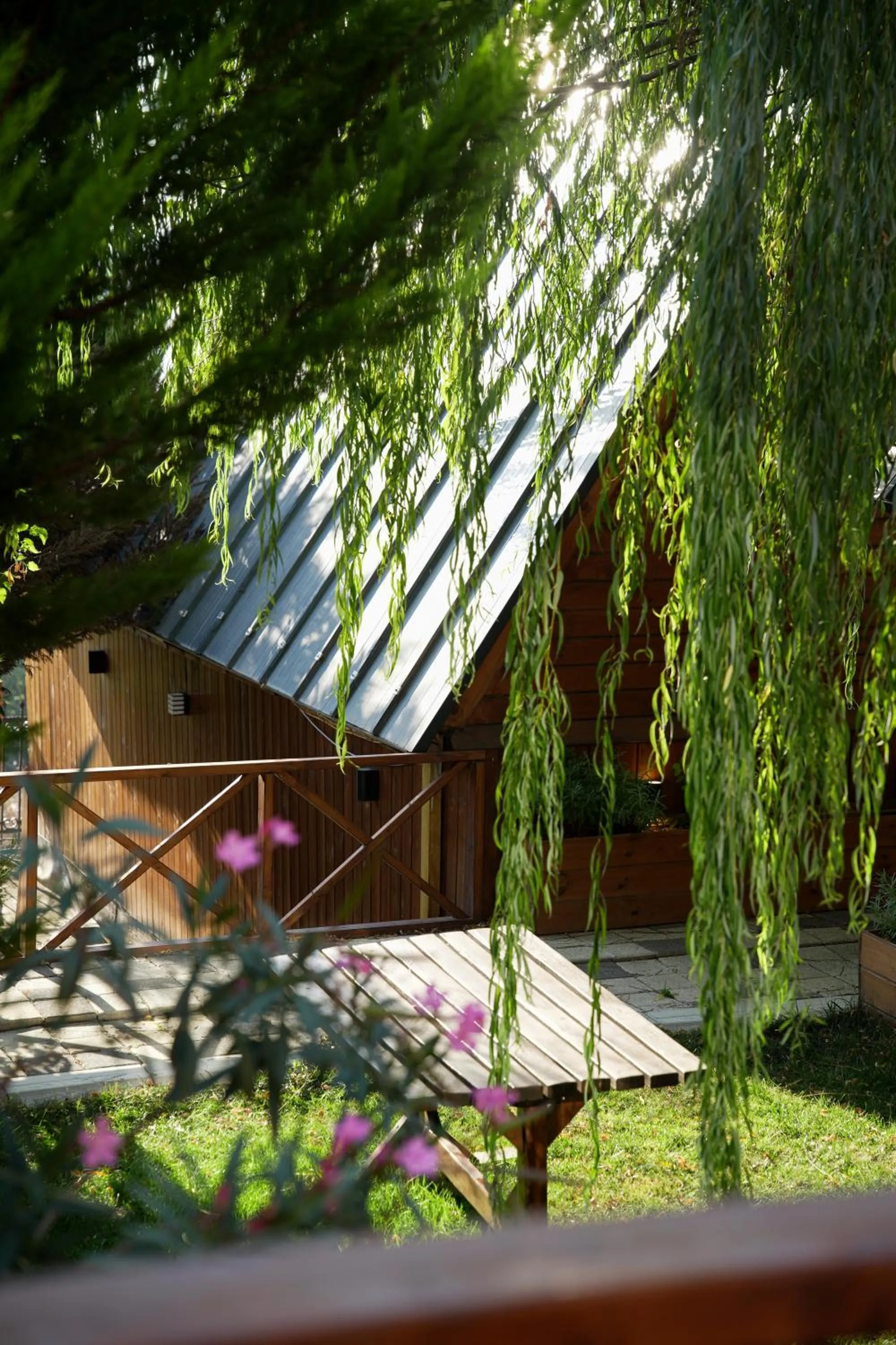 Navy Inn & Bungalows