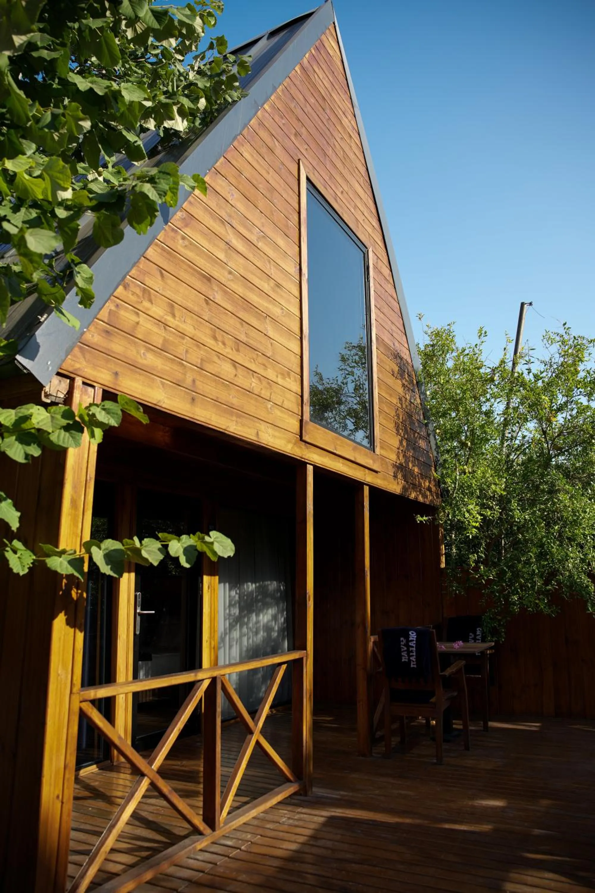 Day in Navy Inn & Bungalows