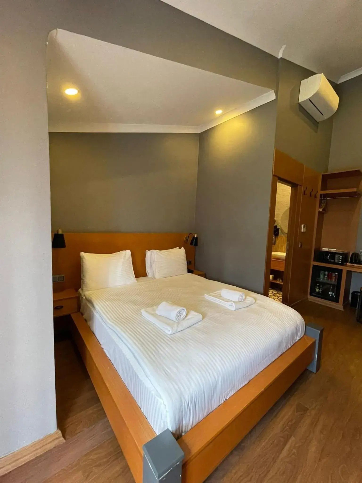 Deluxe Double Room (2 Adults + 1 Child) in Navy Inn & Bungalows Deluxe Double Room (2 Adults + 1 Child) in Navy Inn & Bungalows