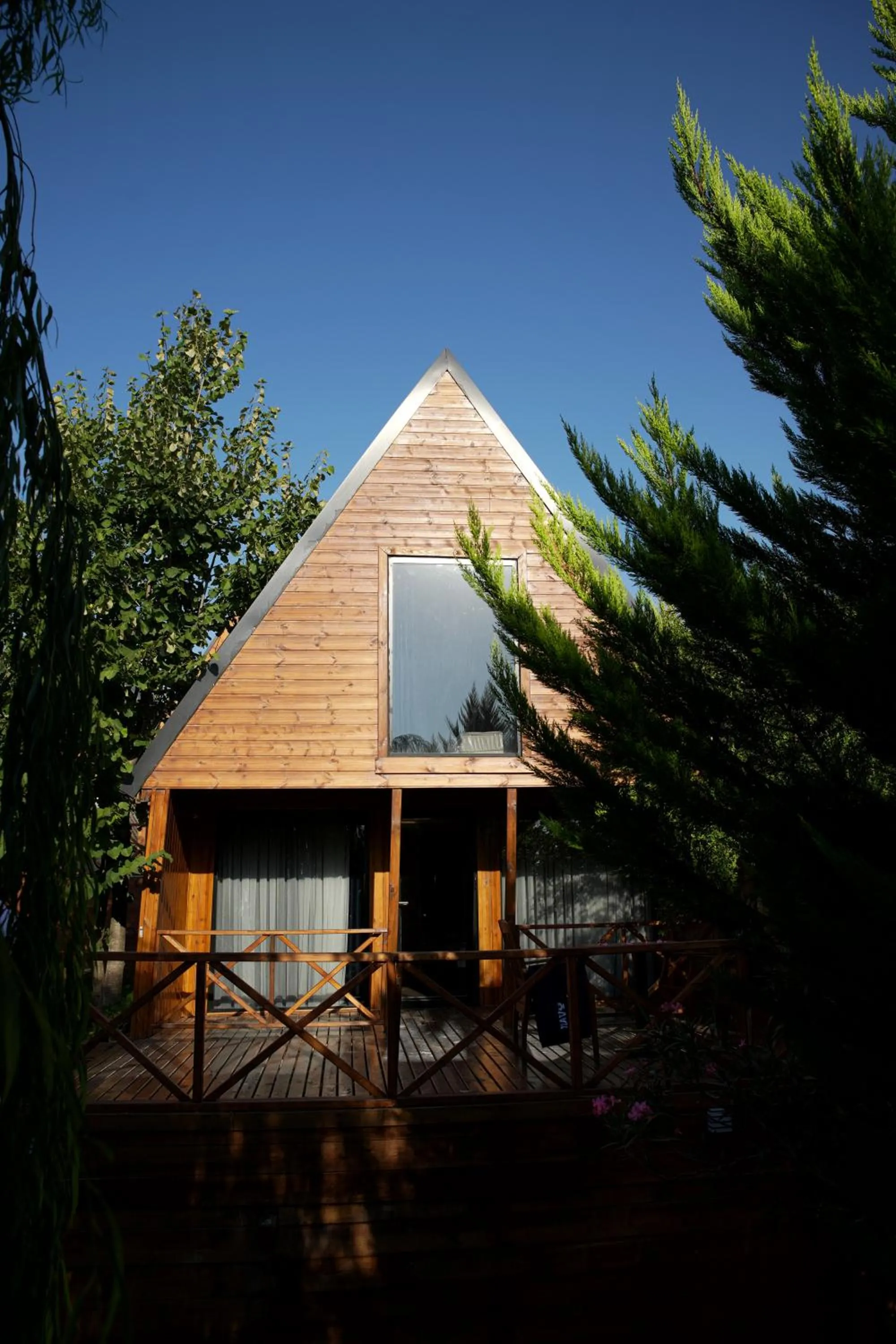 Navy Inn & Bungalows