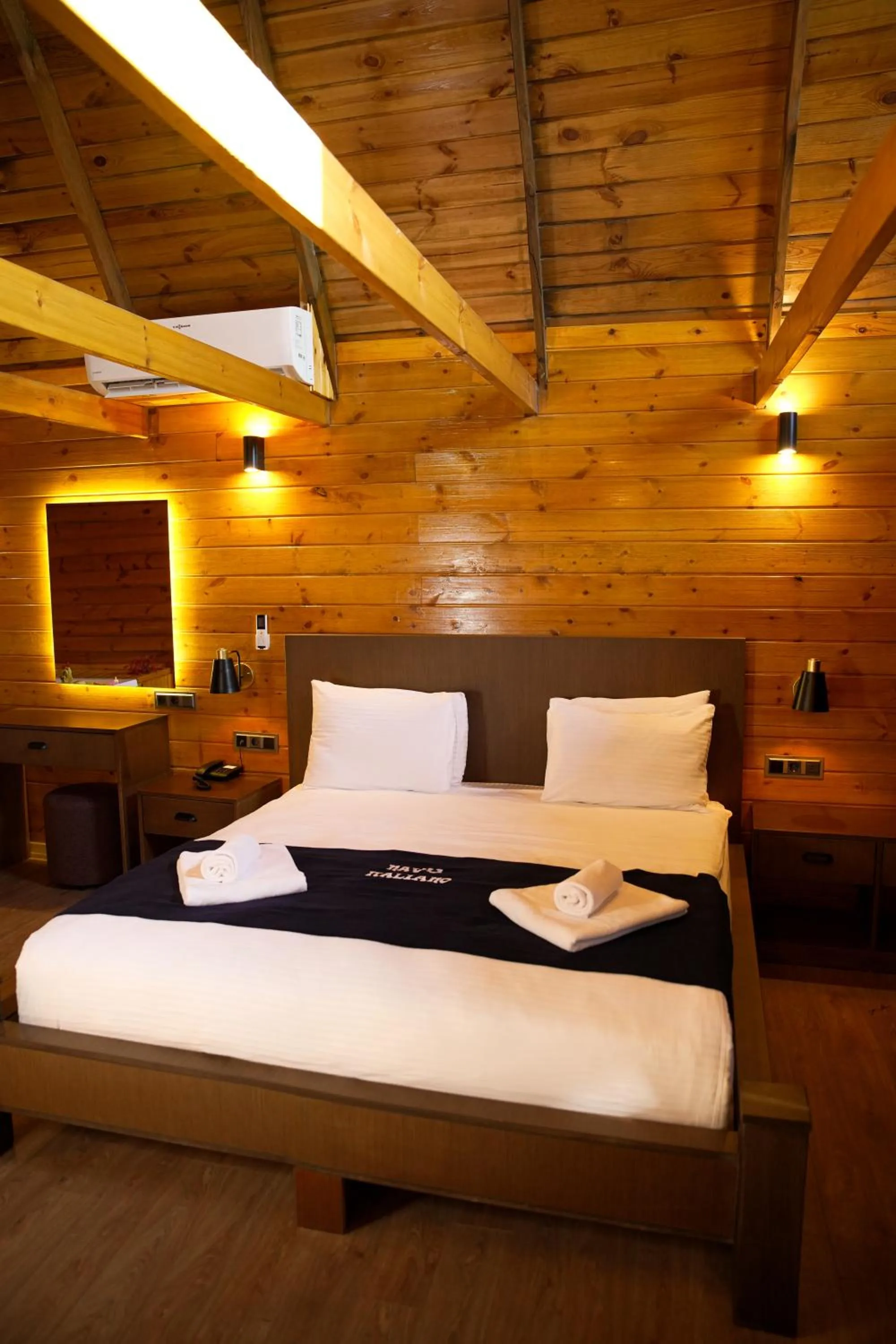 Bed in Navy Inn & Bungalows