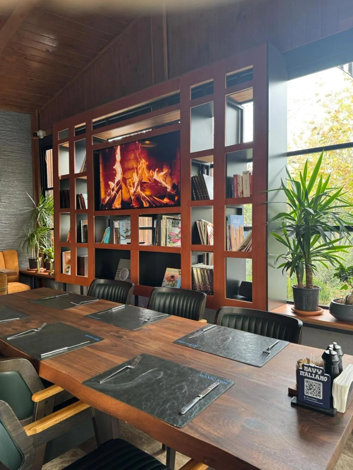 Navy Inn & Bungalows