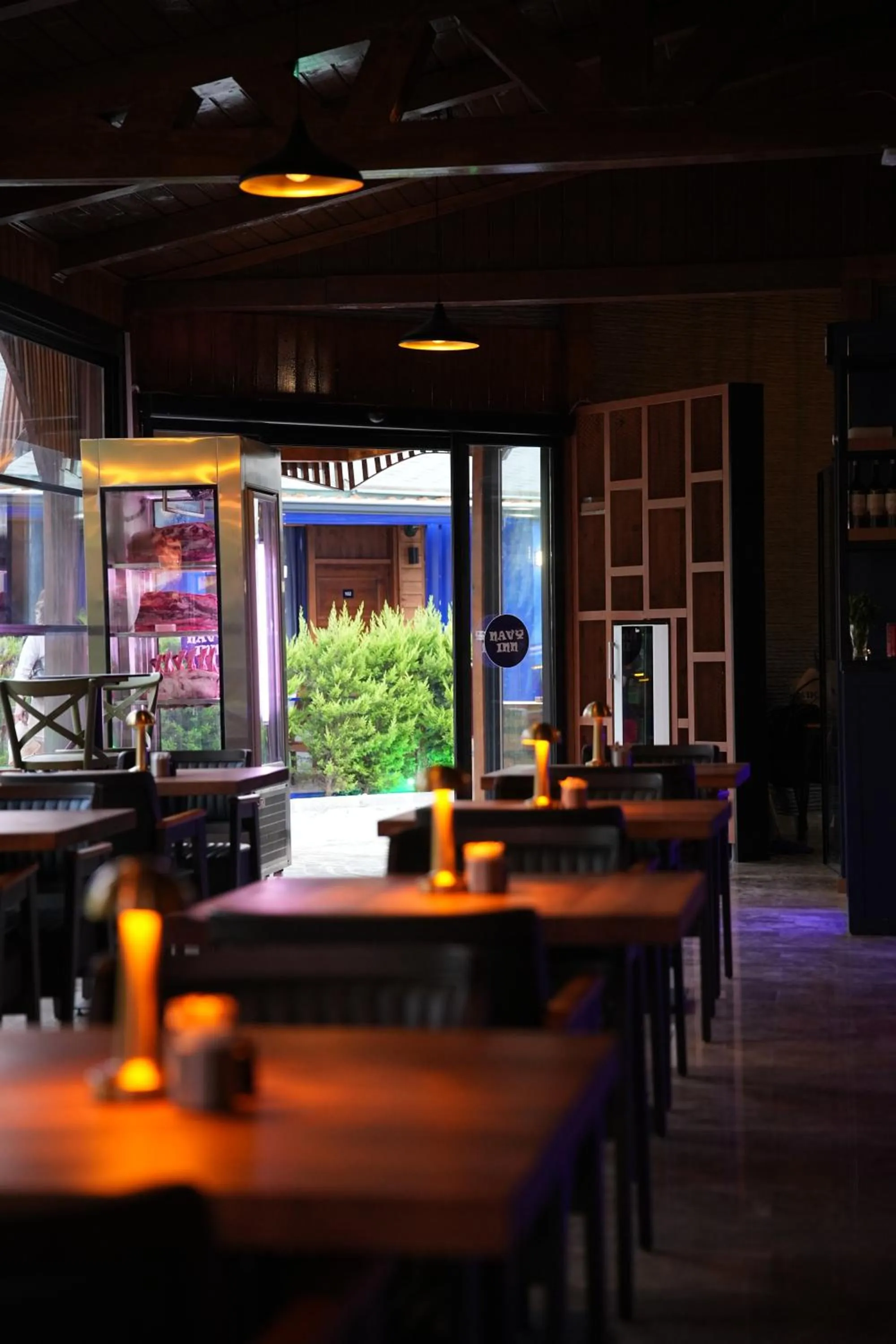 Restaurant/places to eat in Navy Inn & Bungalows