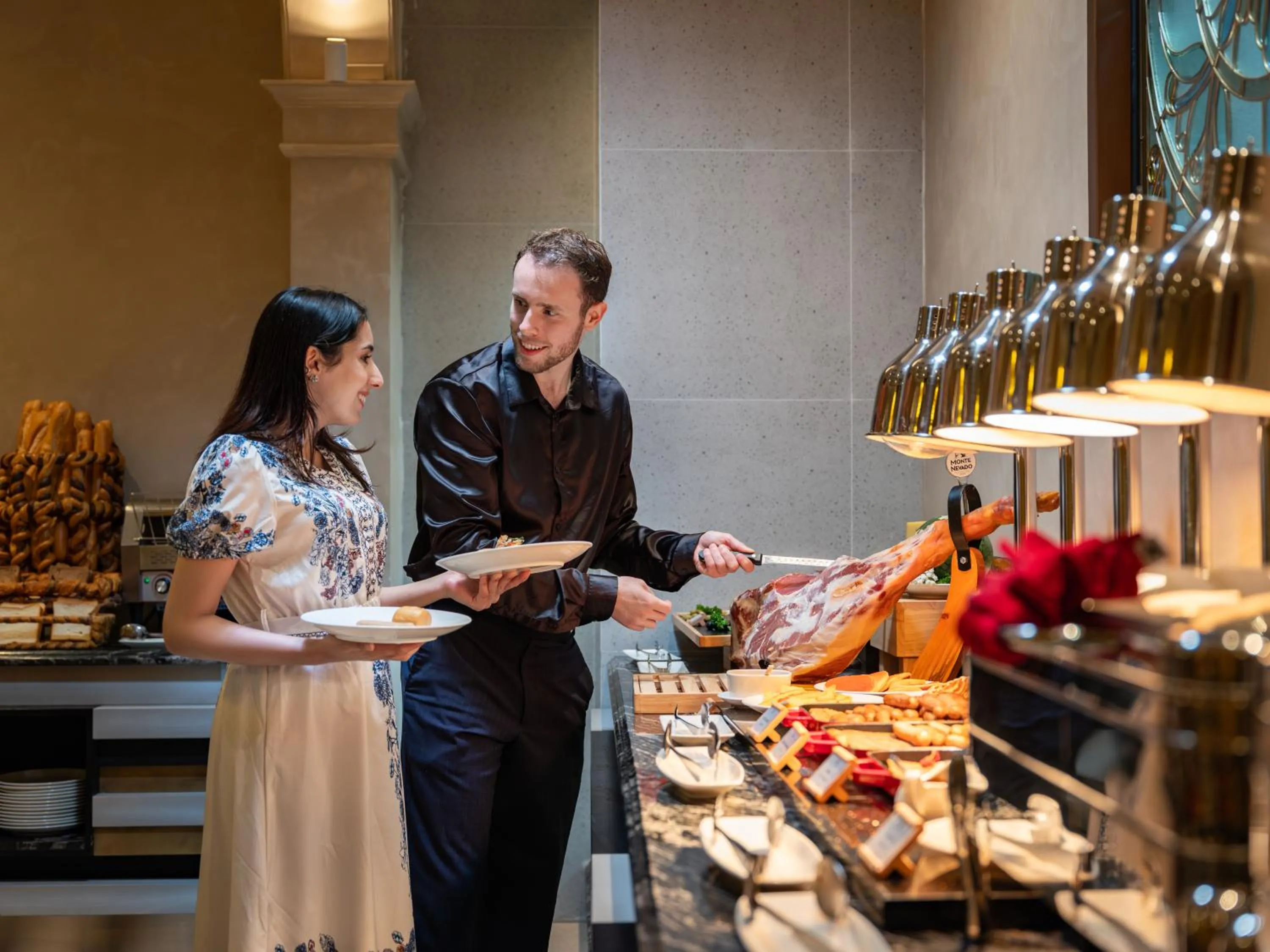 Restaurant/places to eat in GRAND HOTEL du LAC Boutique Saigon