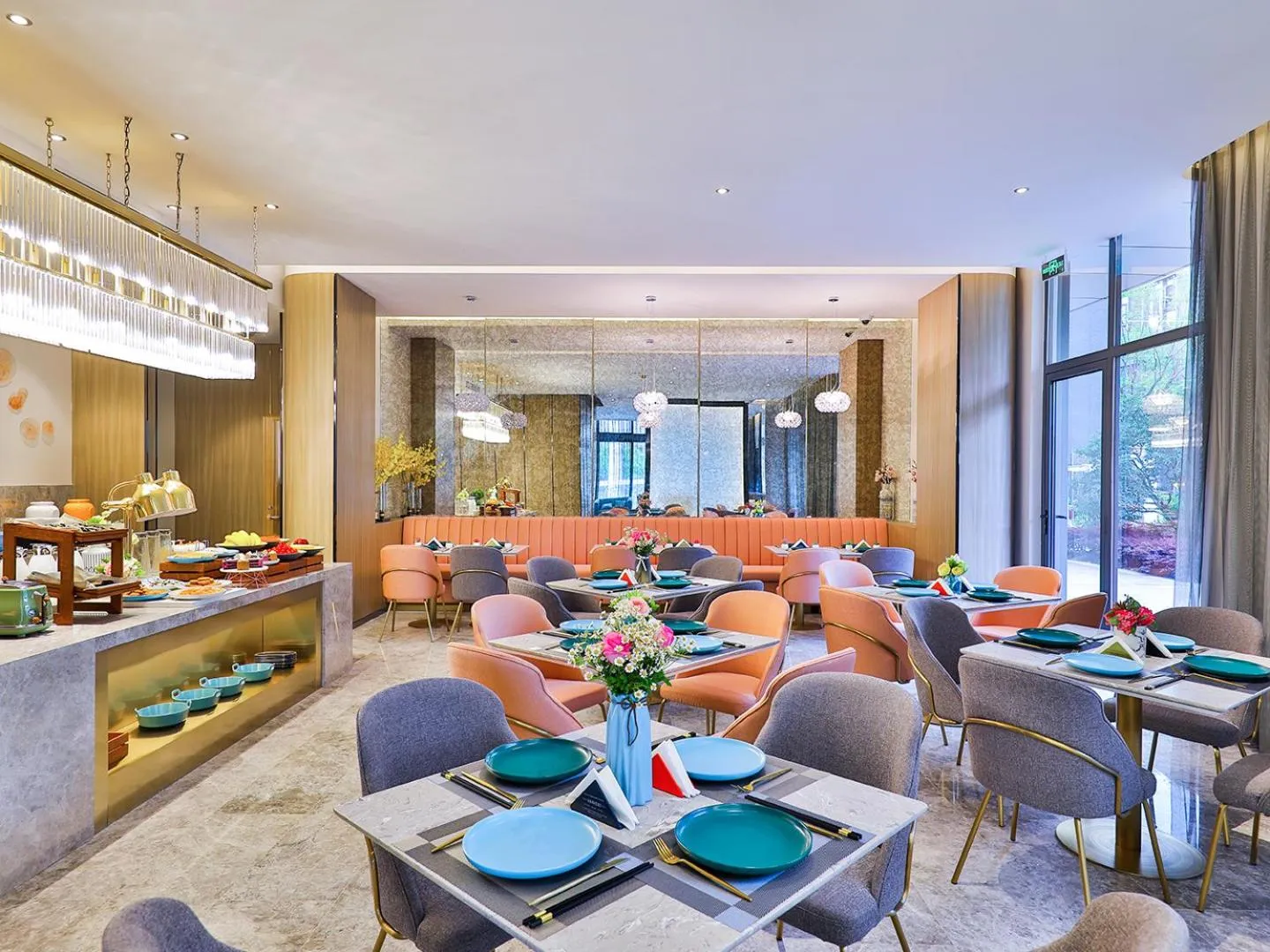 Restaurant/places to eat in Crystal Orange Hotel Shanghai University Dachang