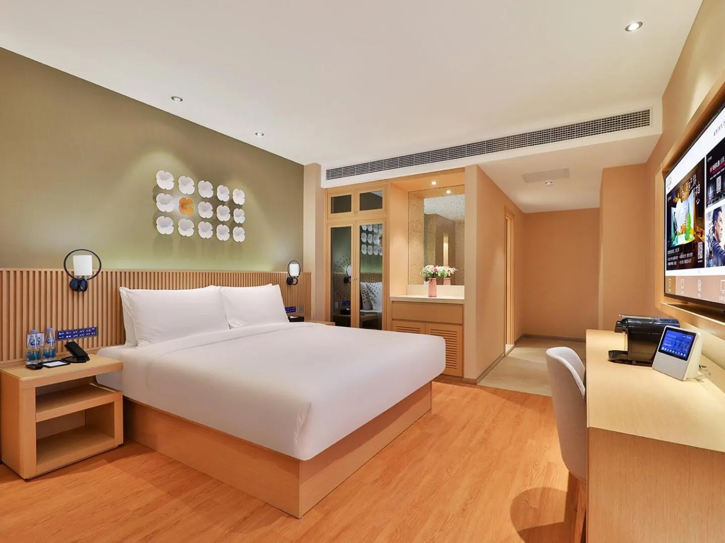 Photo of the whole room, Bed in Crystal Orange Hotel Shanghai University Dachang