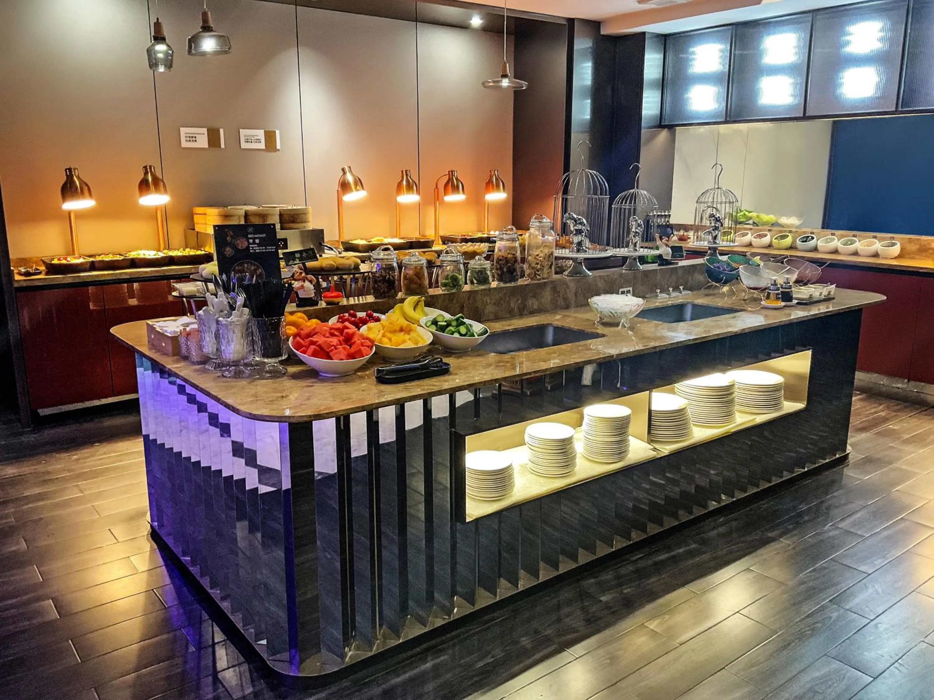 Buffet breakfast in Crystal Orange Hotel Shanghai International Tourism Resort Chuansha