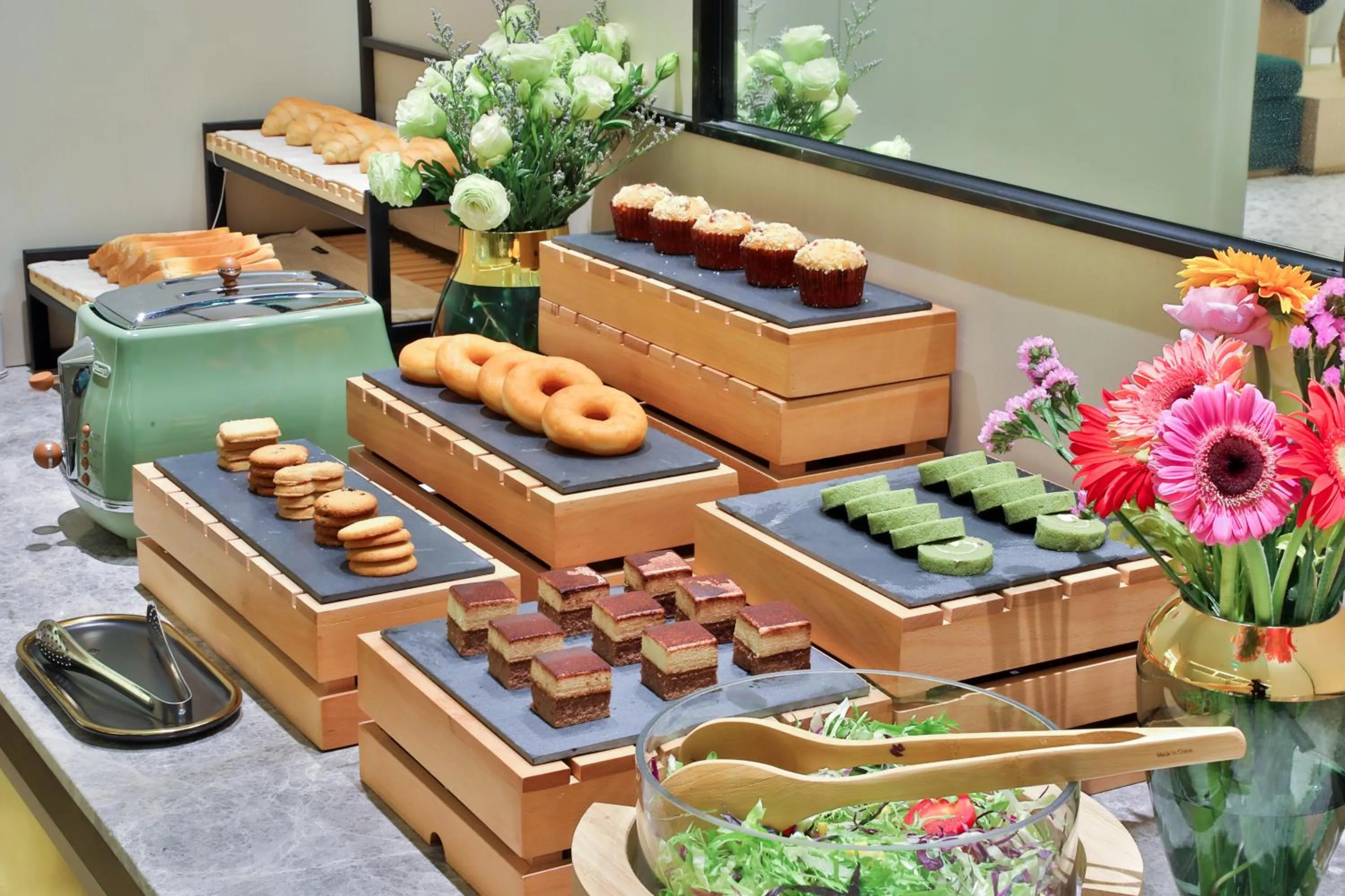 Restaurant/places to eat in Crystal Orange Hotel Shanghai Hongqiao Jinhui Road