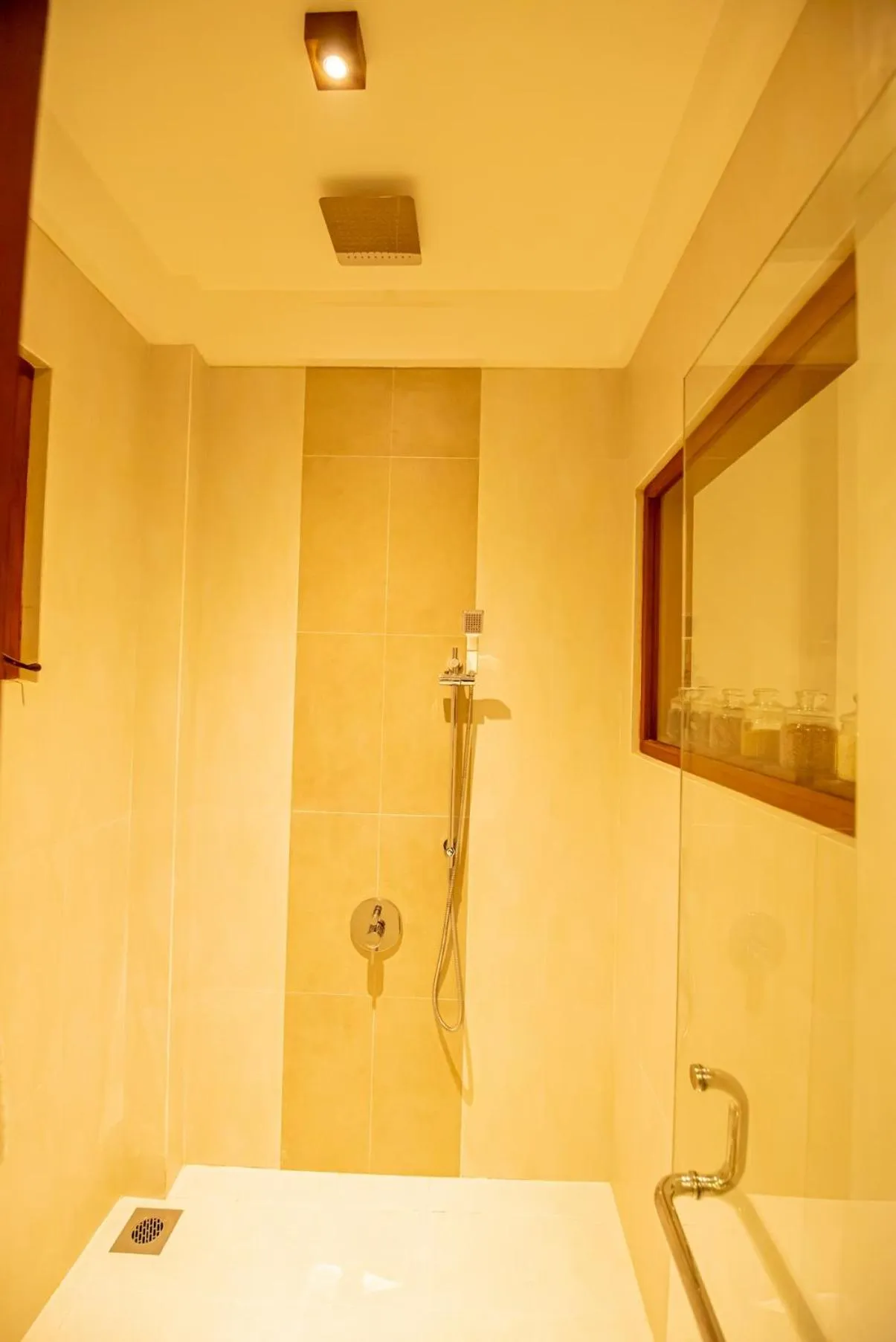 Shower in The Residence Hikkaduwa