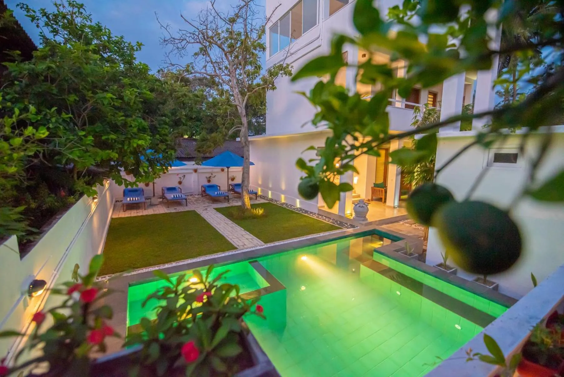 Swimming pool in The Residence Hikkaduwa