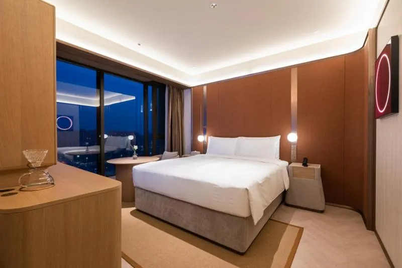Photo of the whole room, Bed in Shanghai Changfeng Business District Orange Crystal Hotel