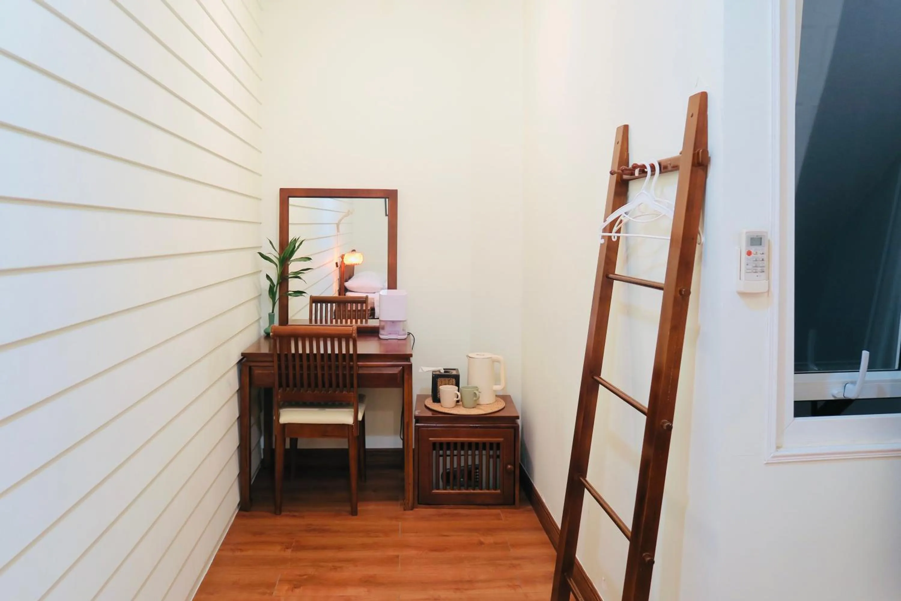 Area and facilities in Les Fleurs Bangkok Hostel