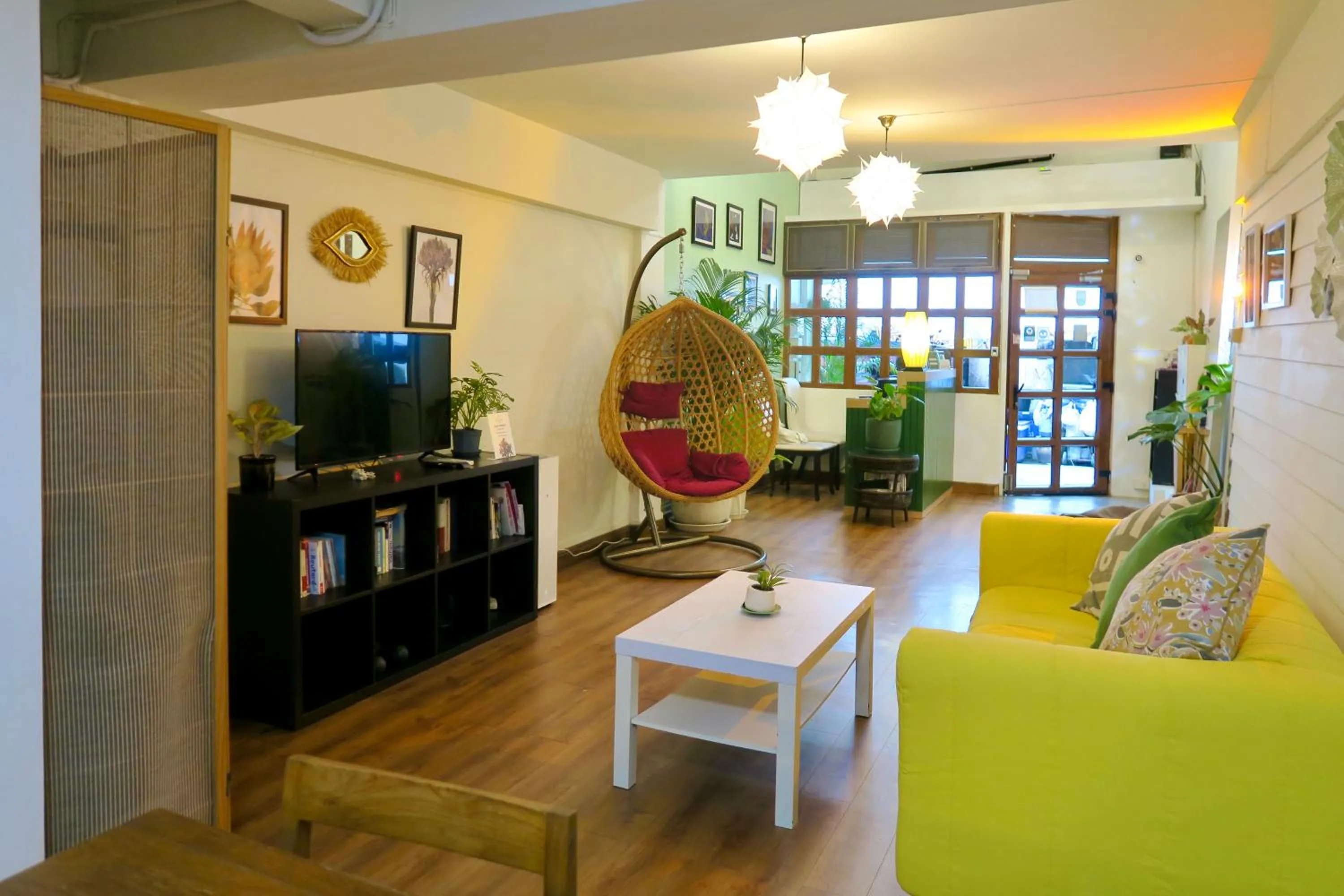 Lobby or reception in Les Fleurs Bangkok Hostel