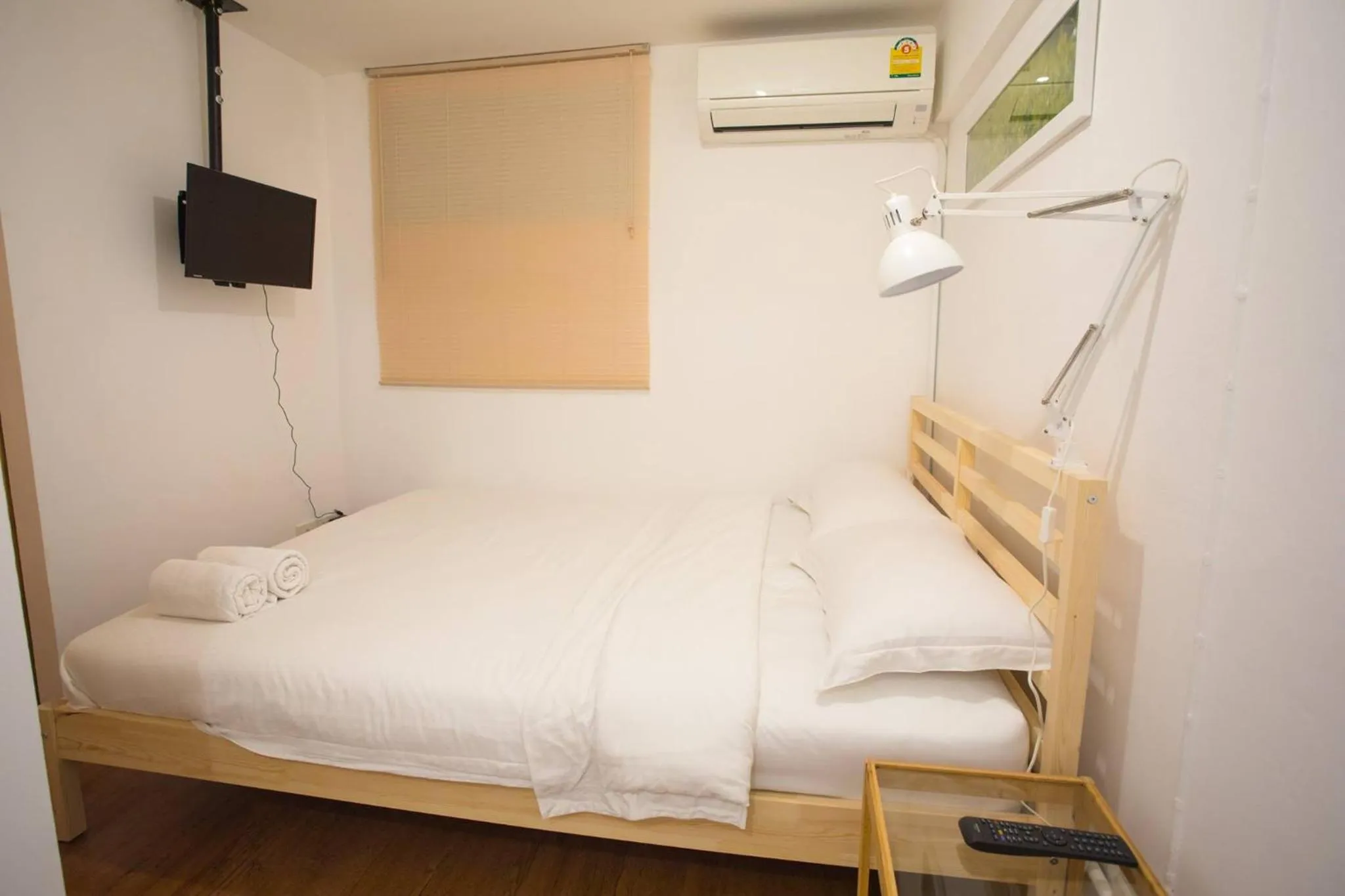 Bedroom, Bed in Les Fleurs Bangkok Hostel