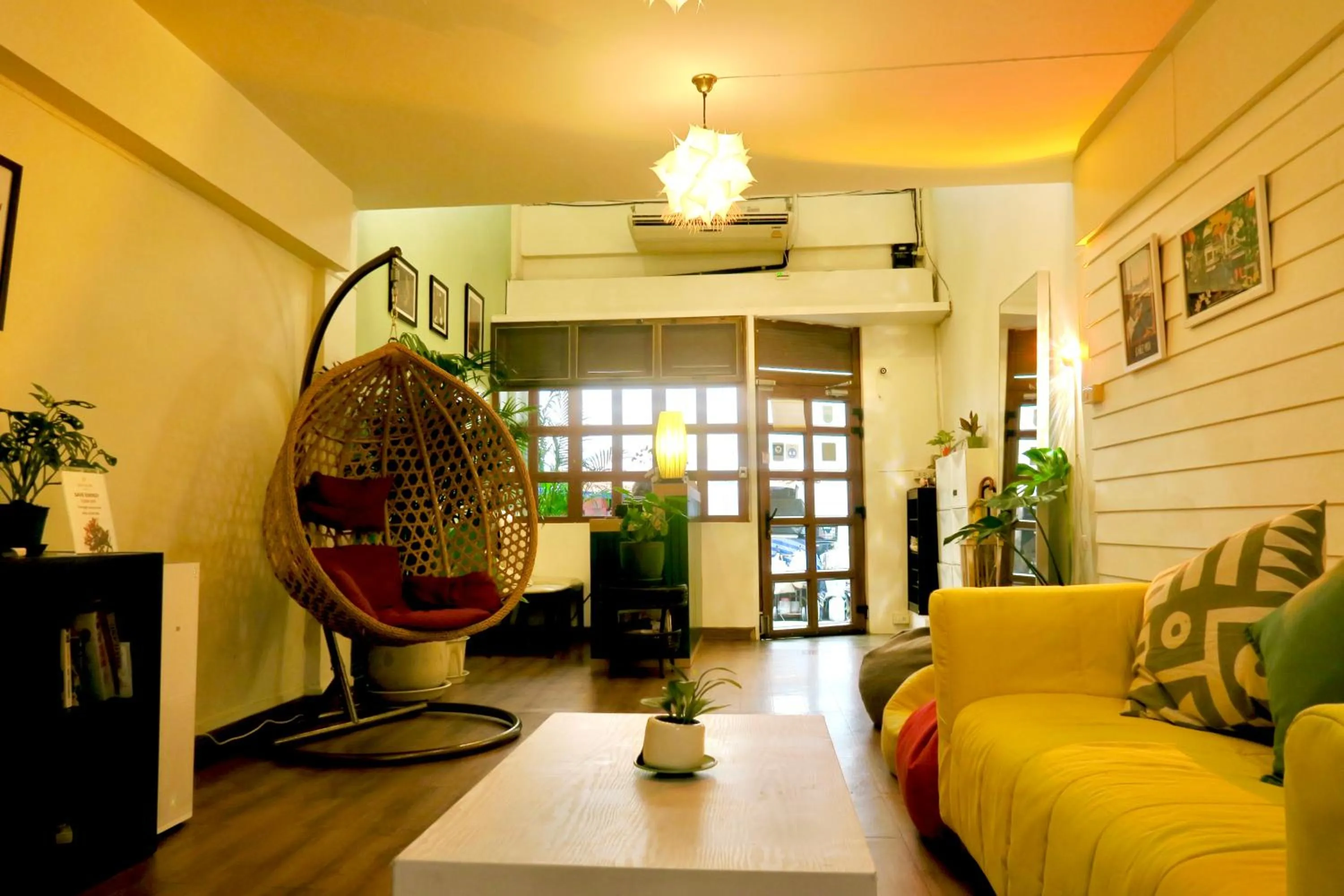 Lobby or reception in Les Fleurs Bangkok Hostel