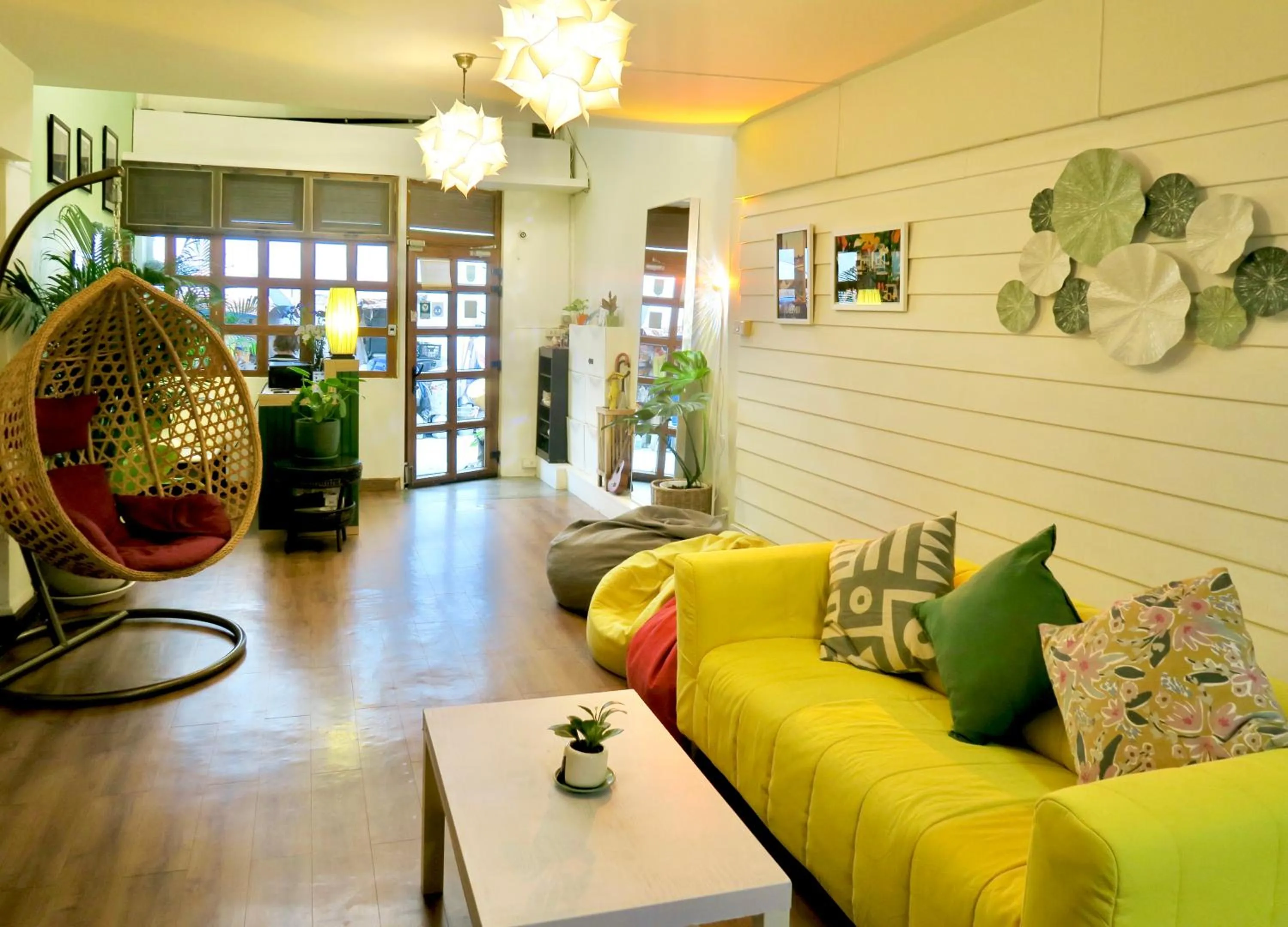 Lobby or reception in Les Fleurs Bangkok Hostel