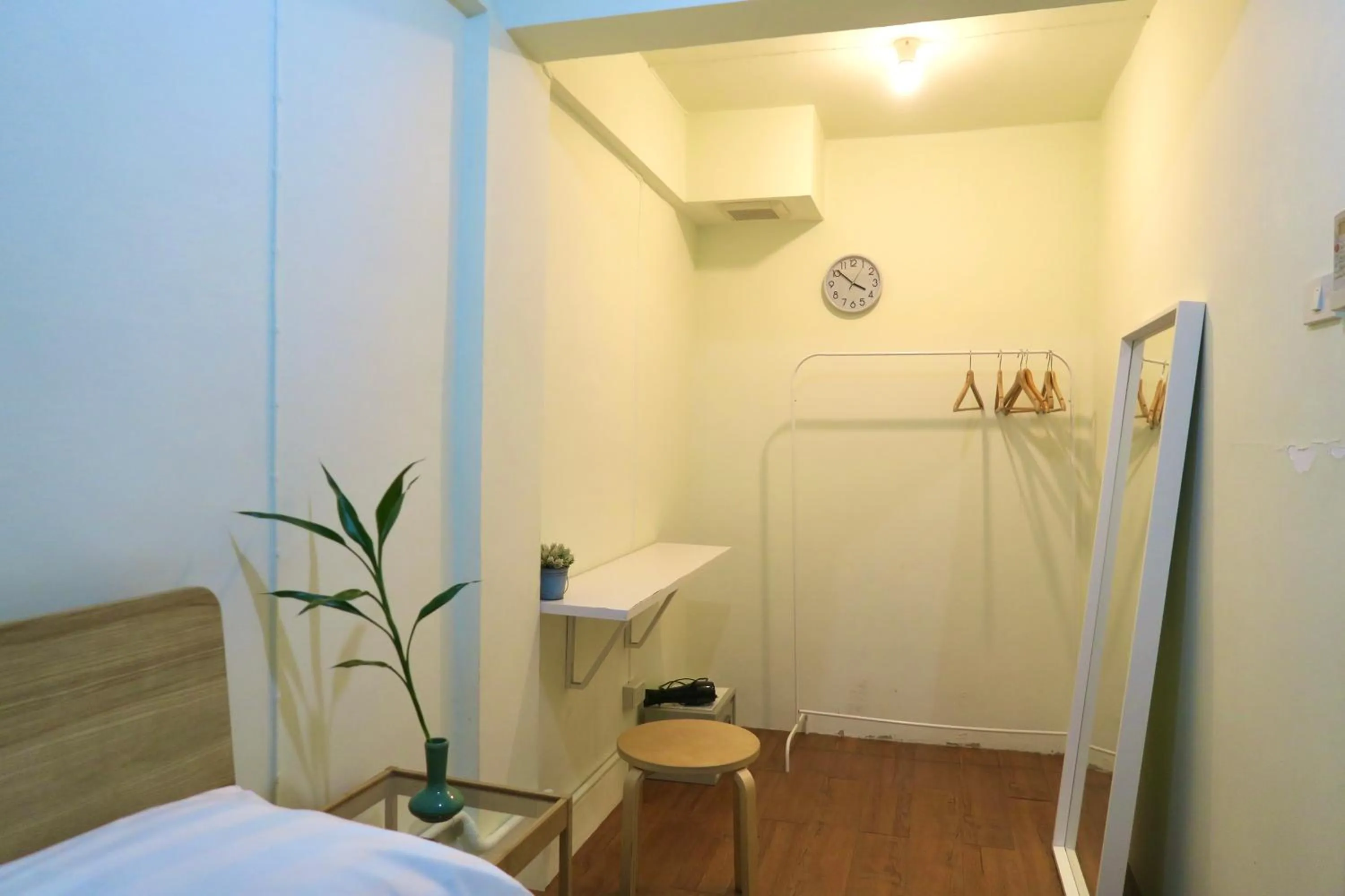 Area and facilities in Les Fleurs Bangkok Hostel