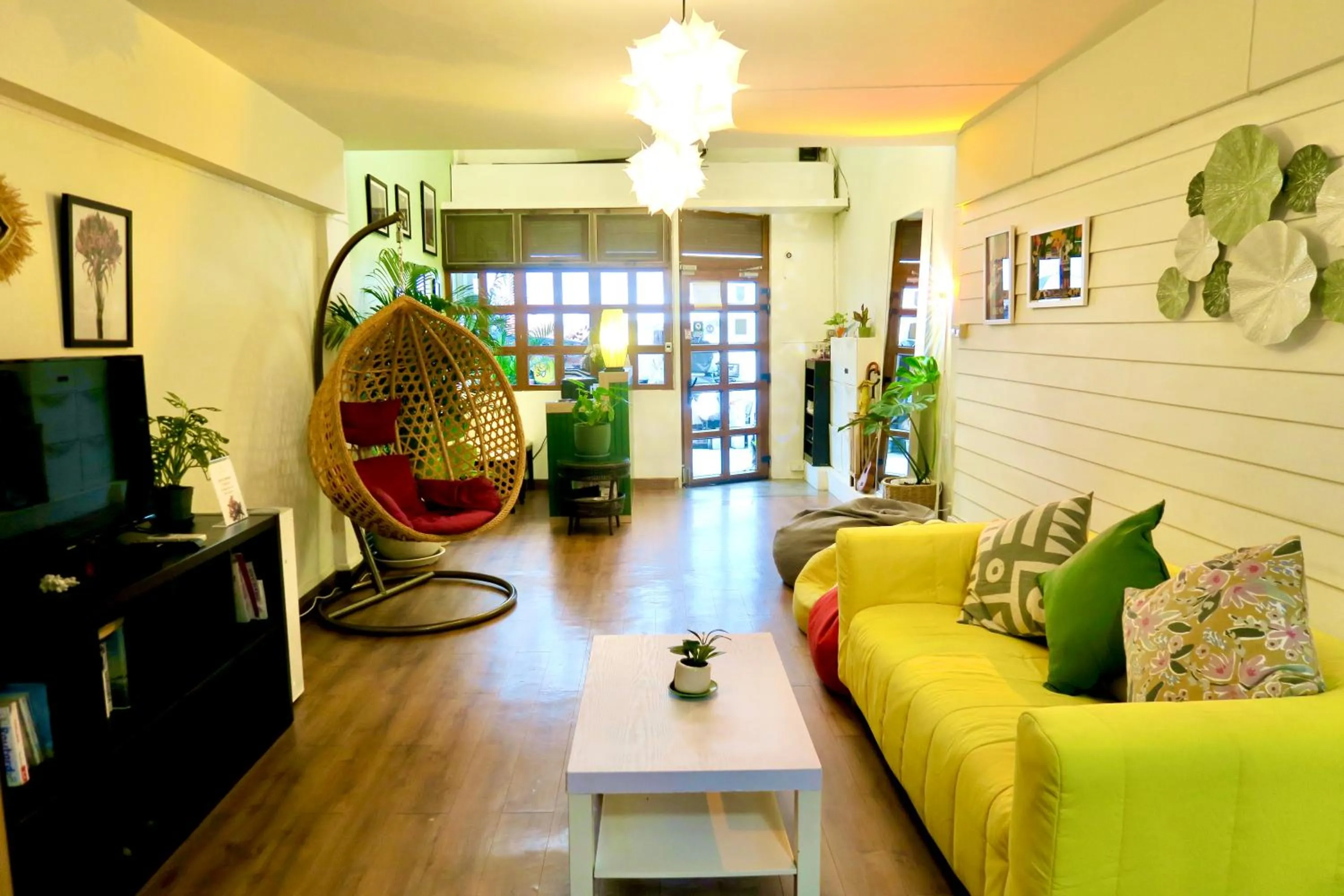 Lobby or reception in Les Fleurs Bangkok Hostel