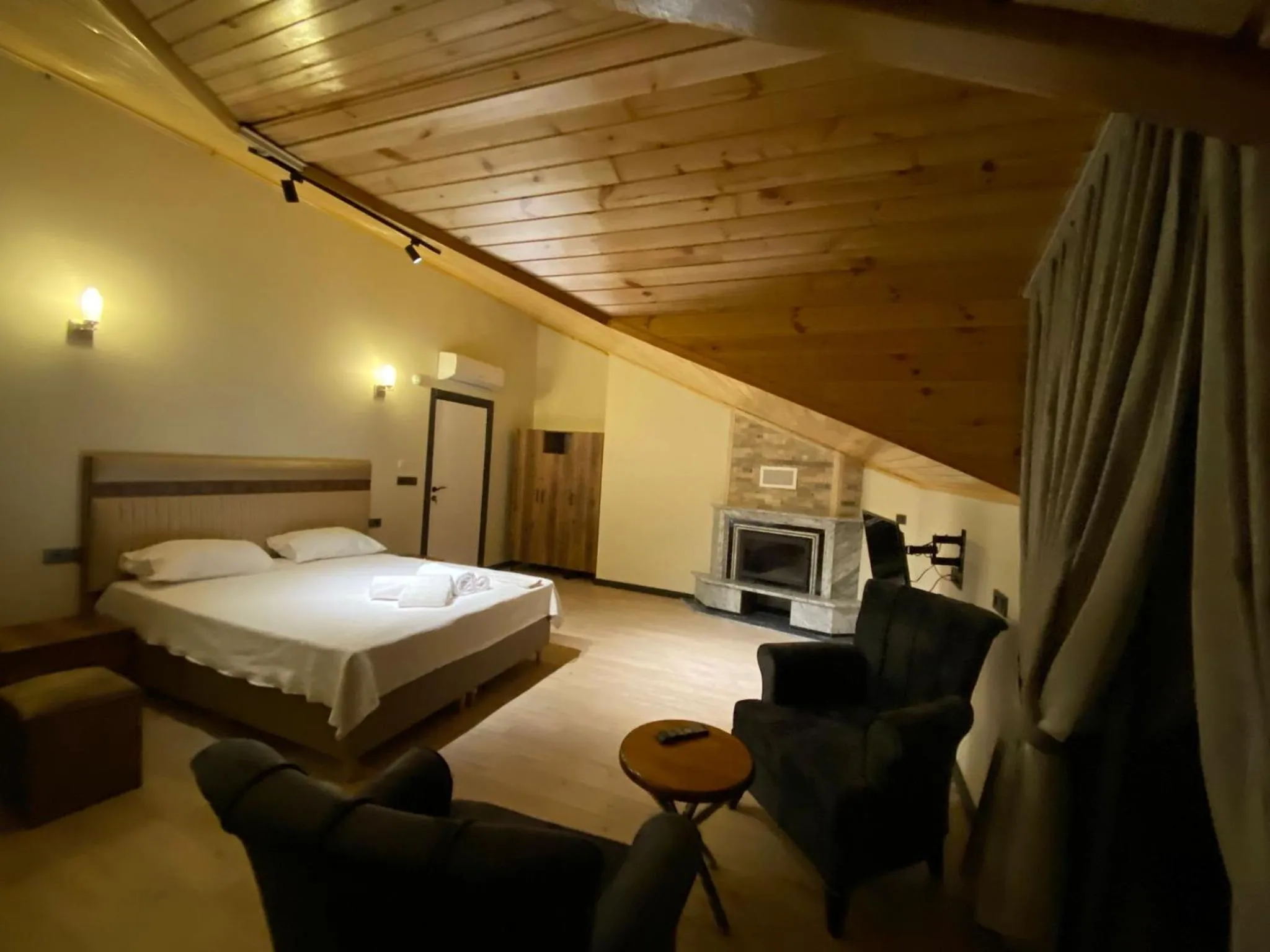 Photo of the whole room, Bed in Ağva Capella Hideaway Hotel