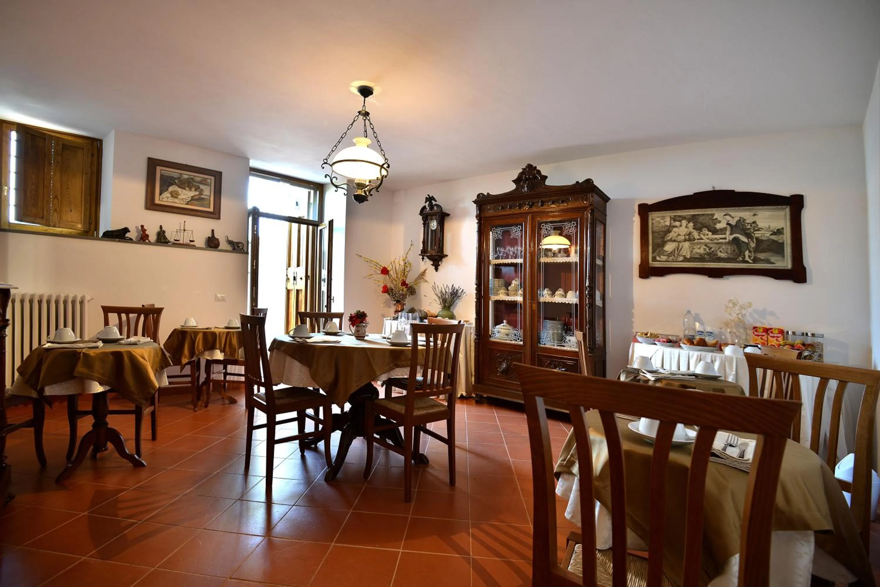 Restaurant/places to eat in Castellinuzza