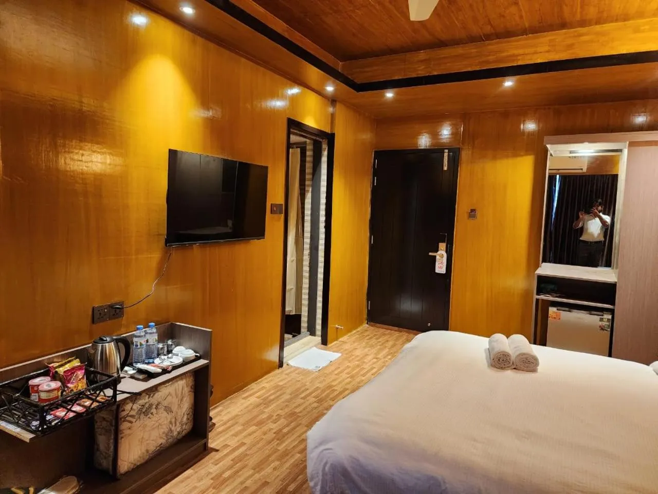TUPTUP Resto & Resort