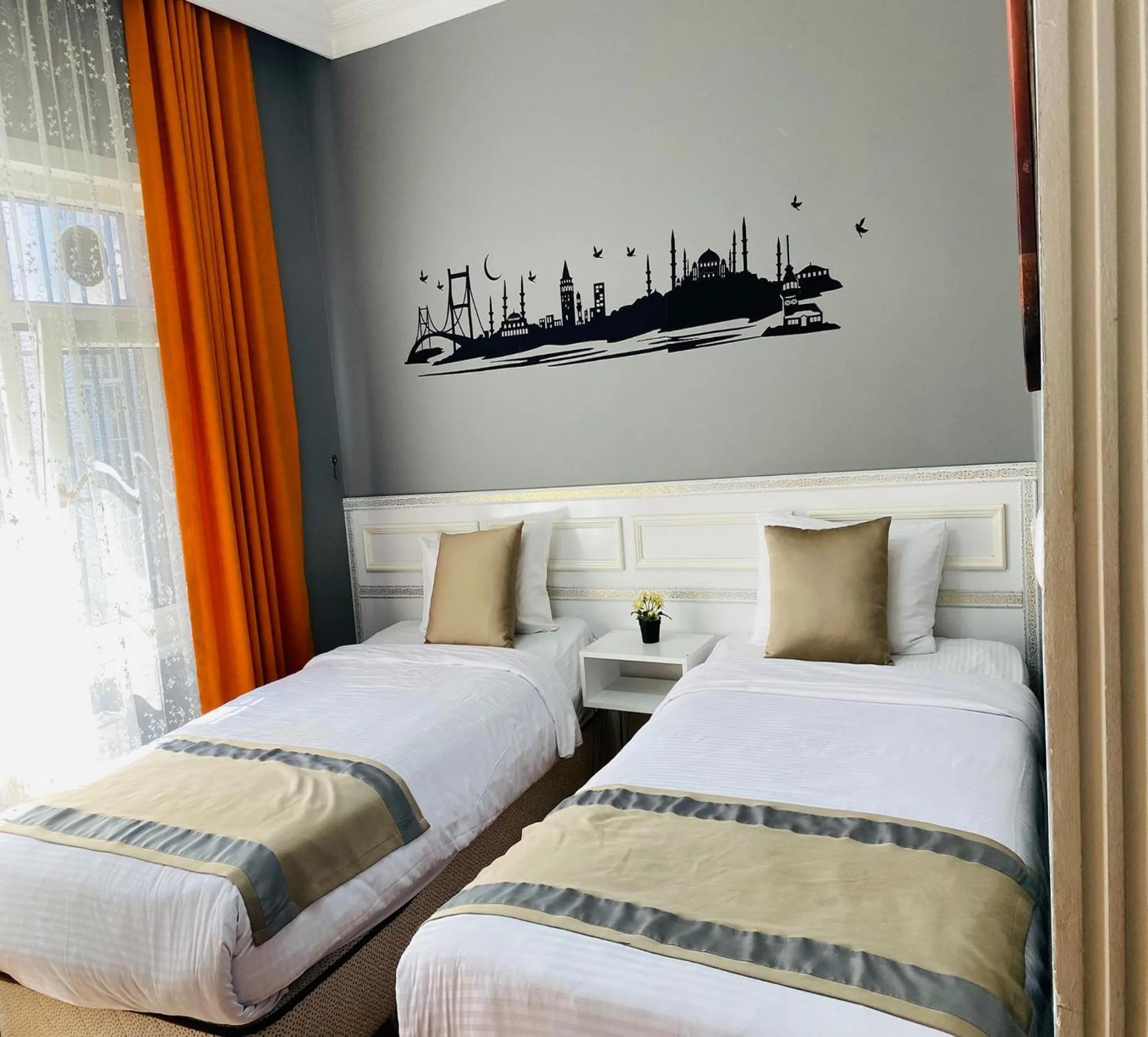 Bedroom, Bed in Unique Suite Hotel