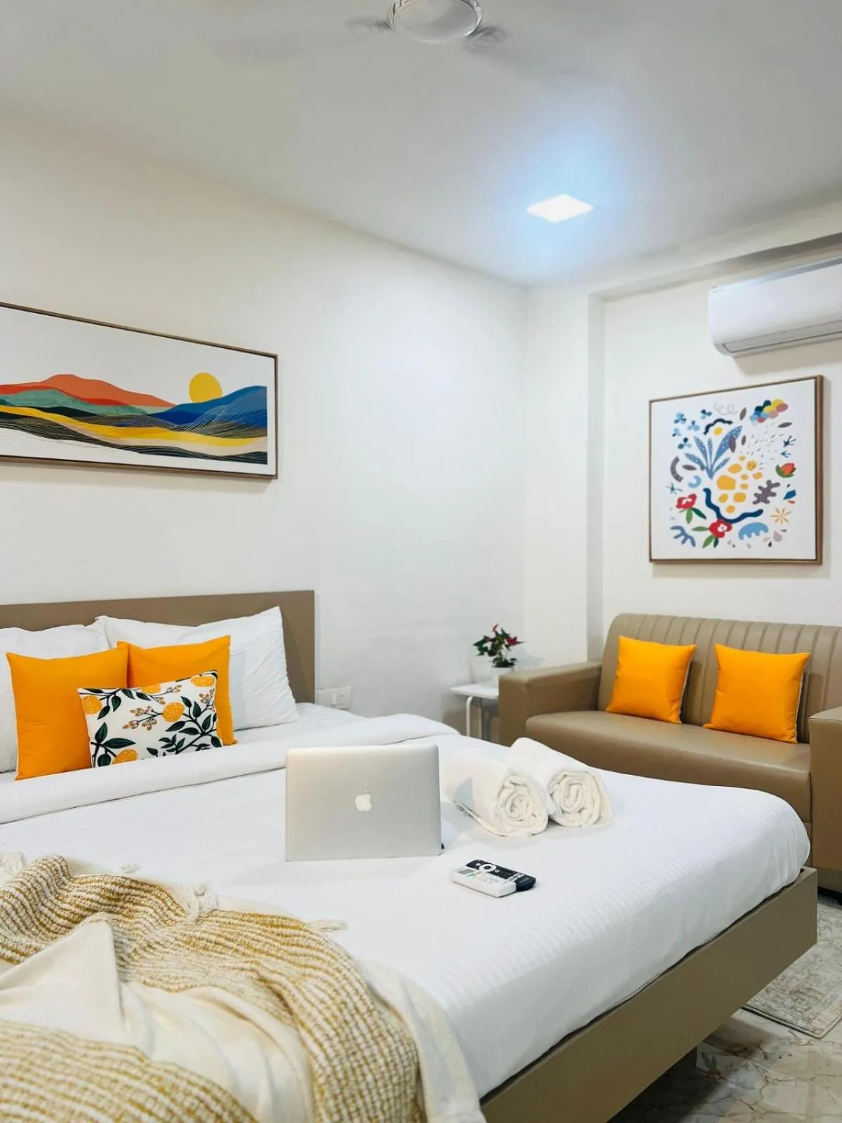 Photo of the whole room, Bed in Olive Serviced Apartments - HICC Hitex Hyderabad