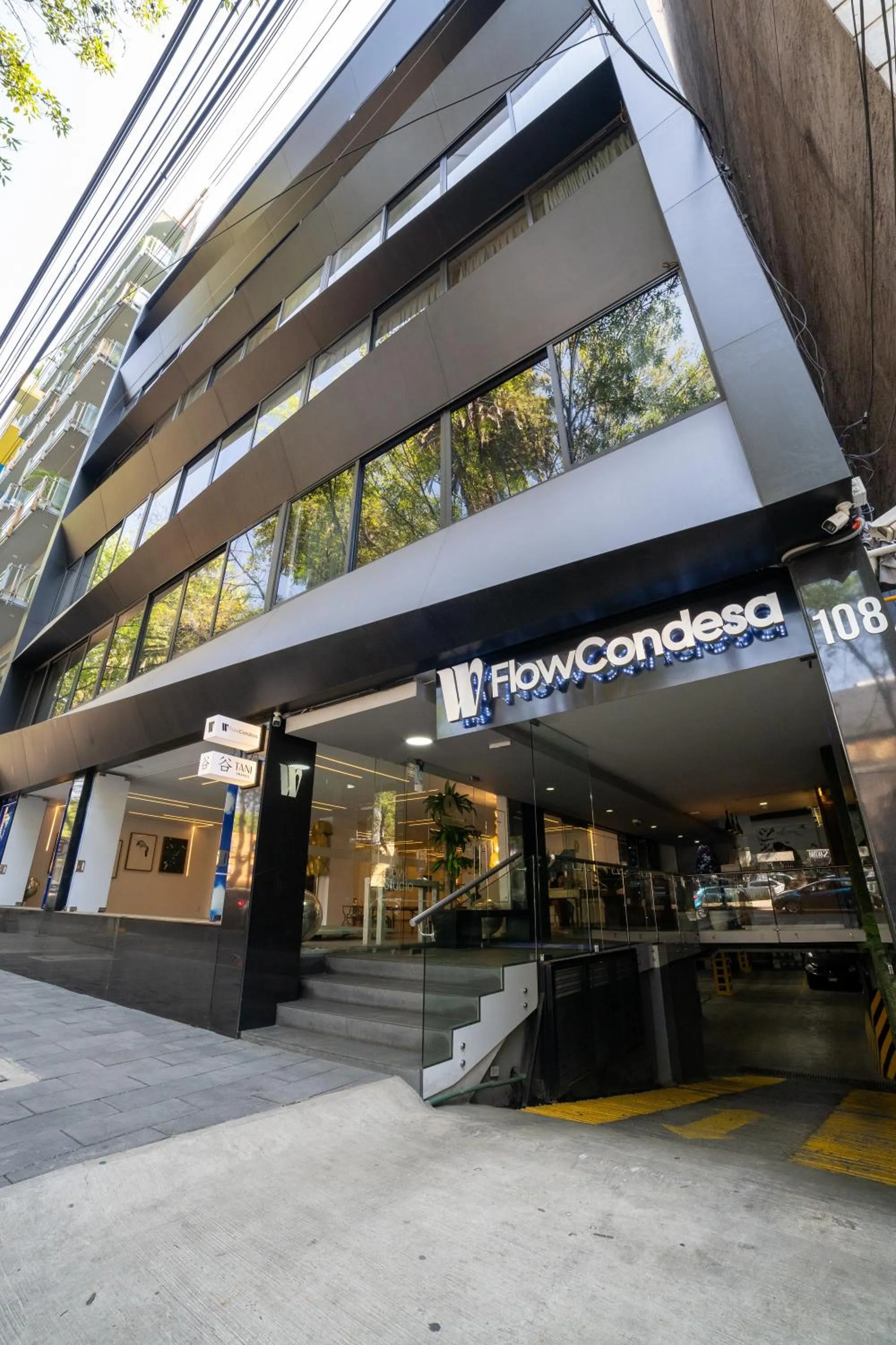 Flow Condesa - Adults Only