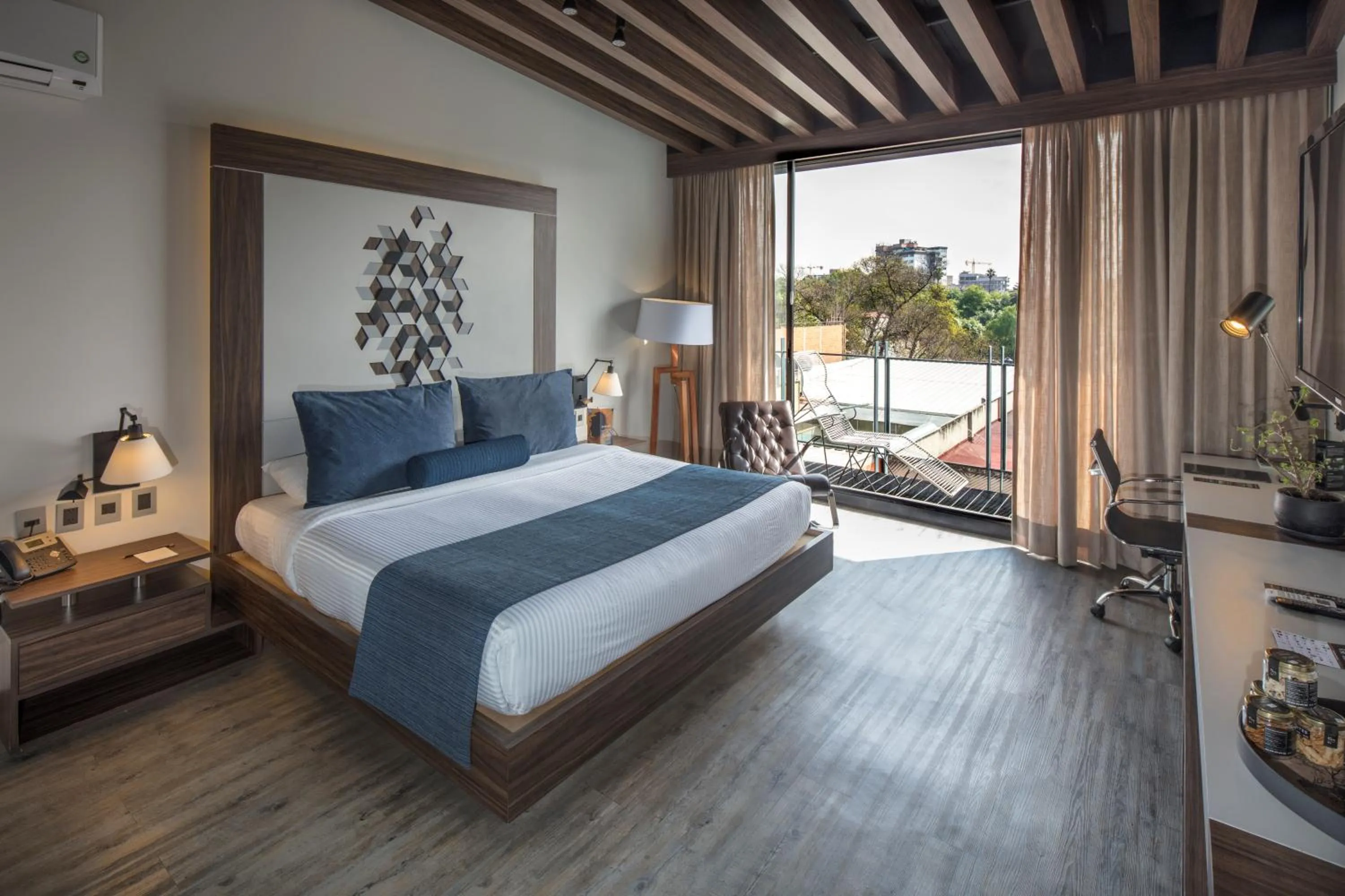 Photo of the whole room, Bed in Flow Condesa - Adults Only