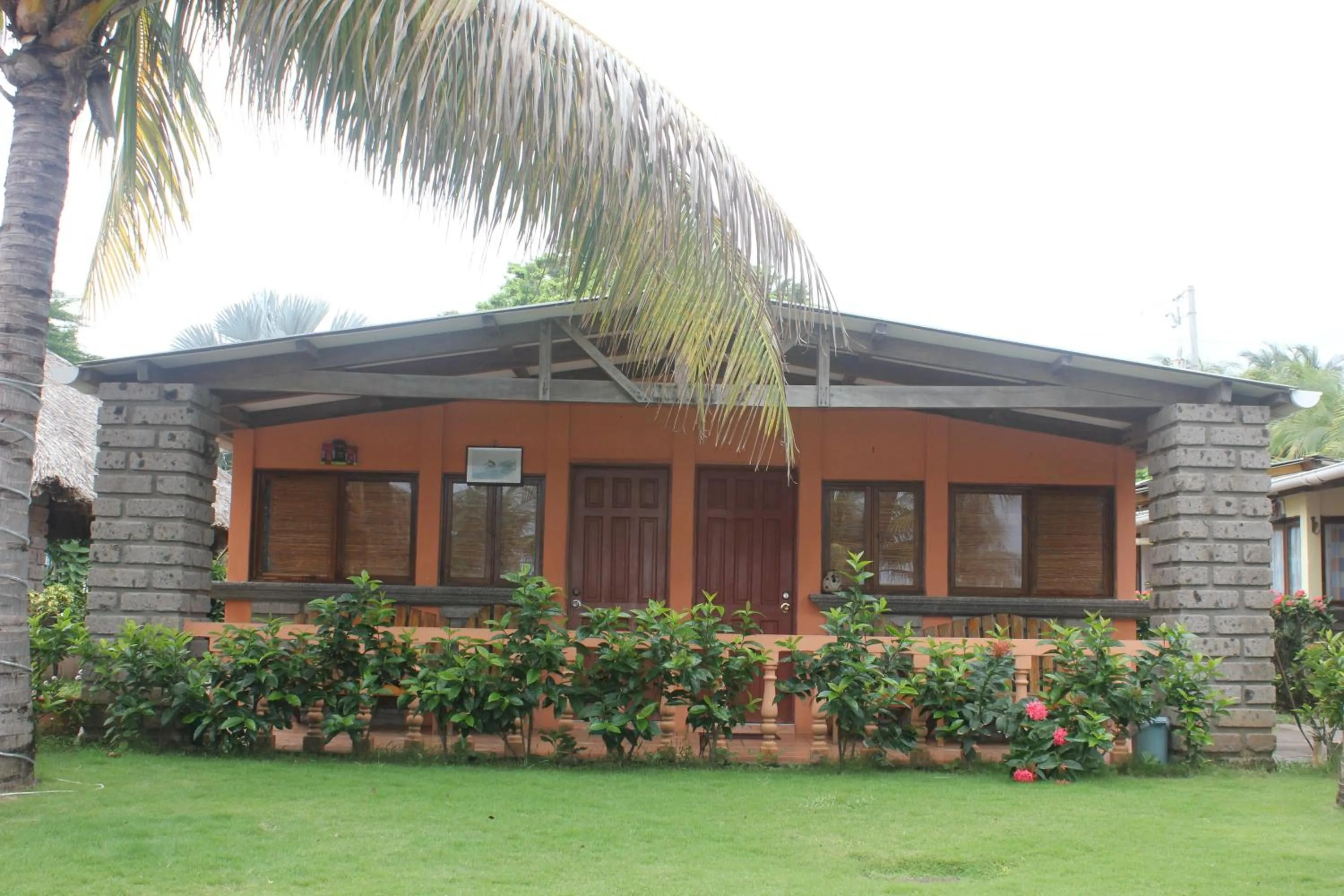 Property building in Punta Roca Surf Resort