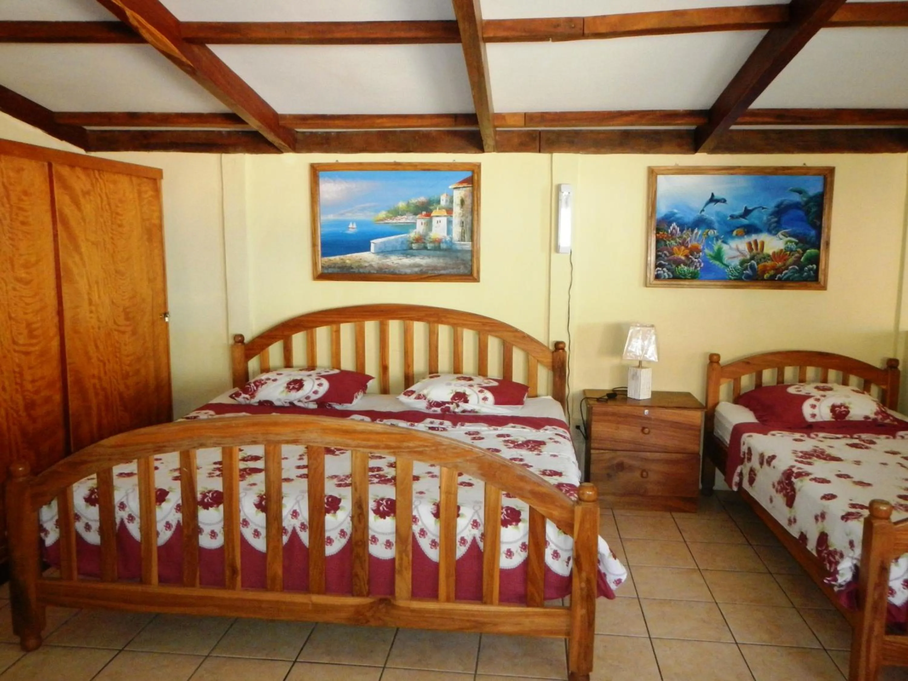 Photo of the whole room, Bed in Punta Roca Surf Resort