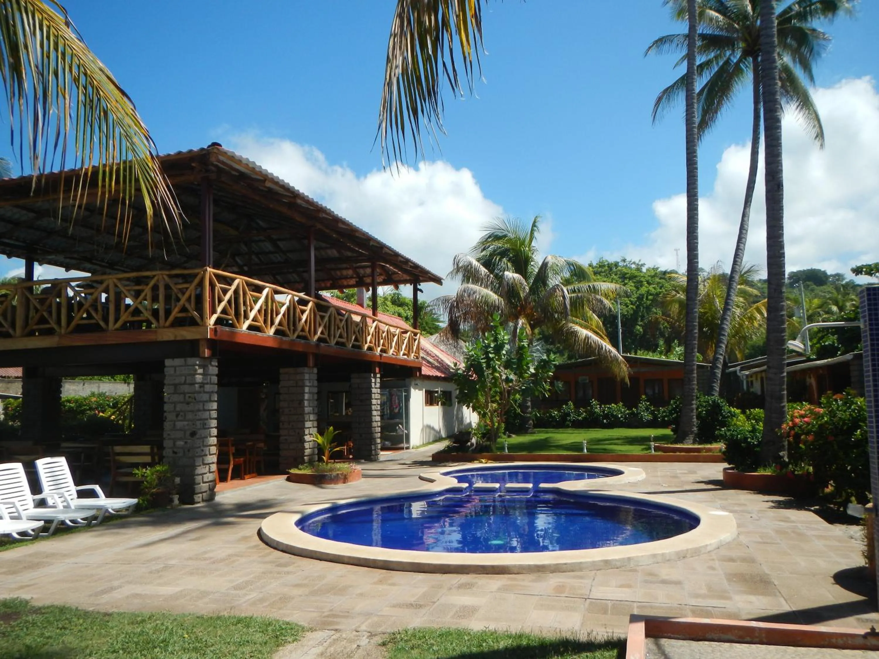 Property building in Punta Roca Surf Resort