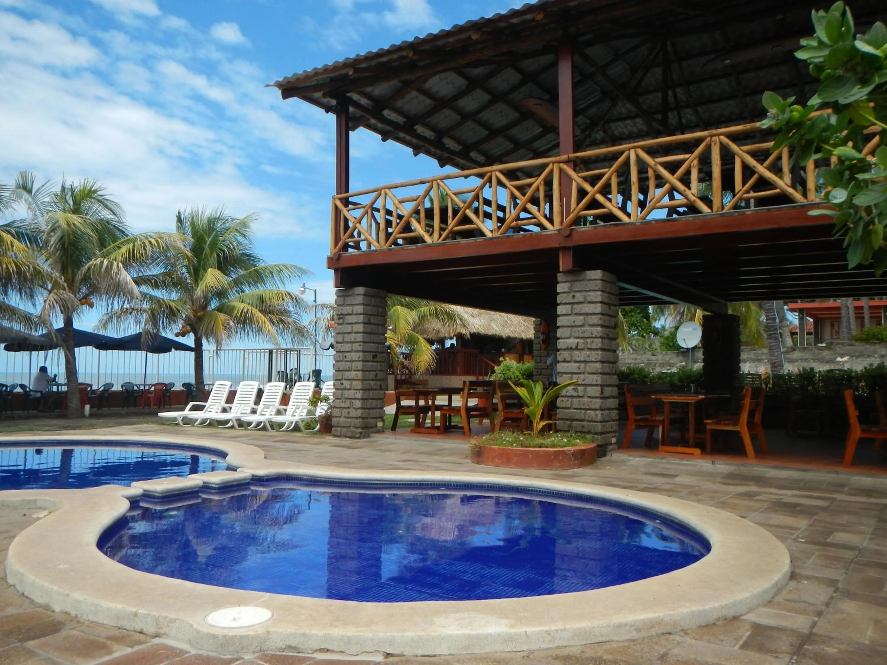 Property building in Punta Roca Surf Resort