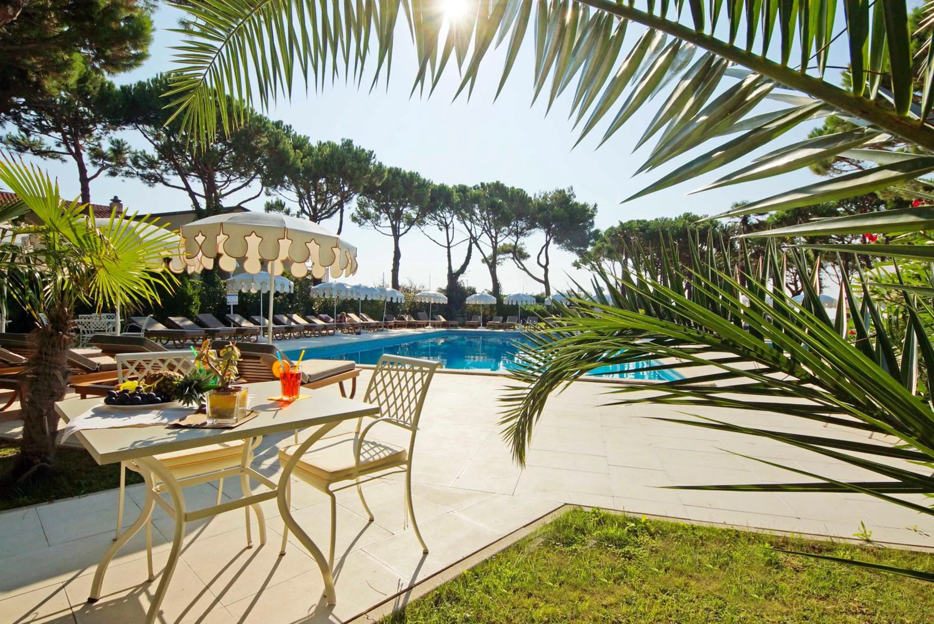 Pool view in Park Hotel Maracaibo