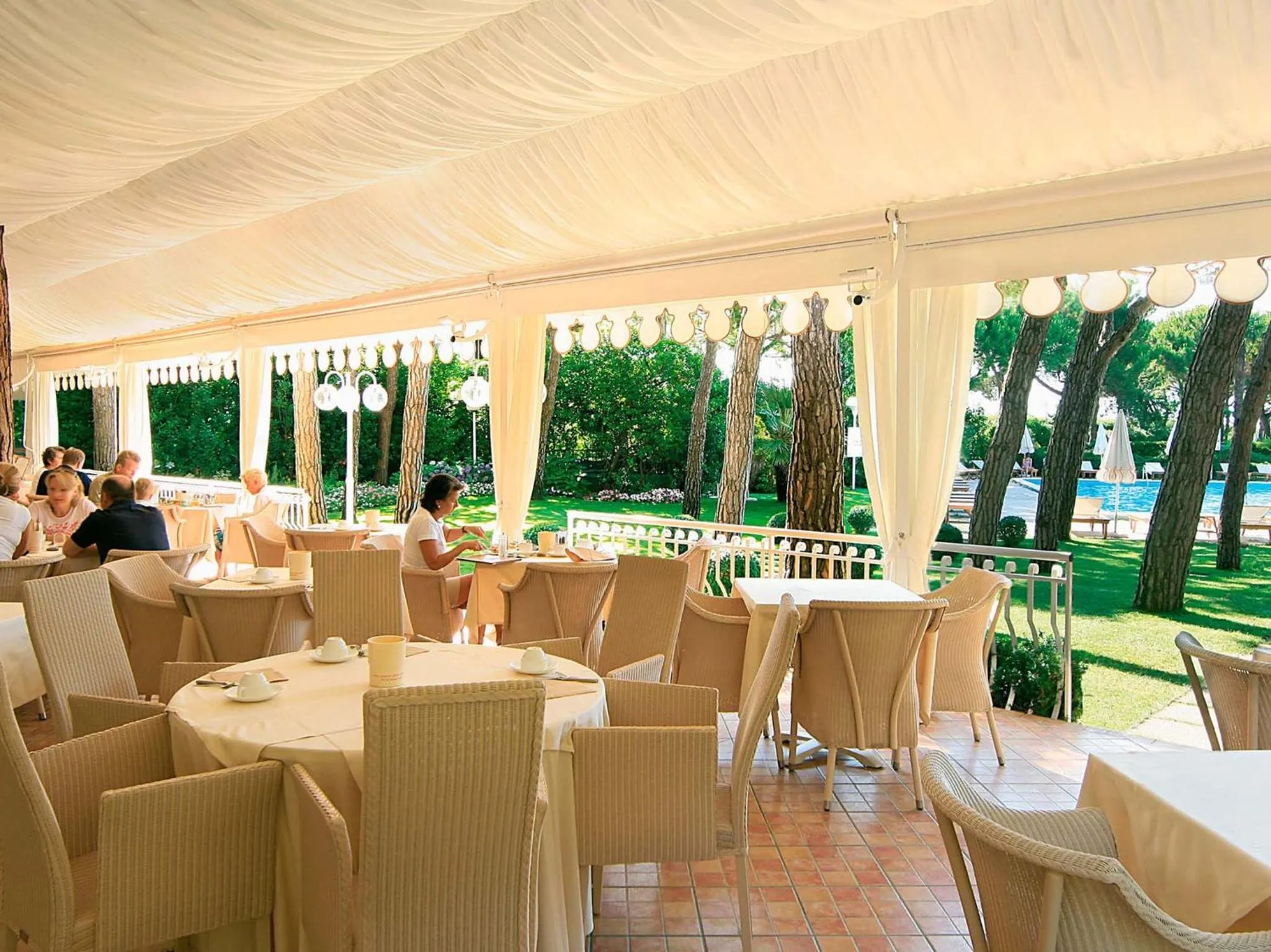 Restaurant/places to eat in Park Hotel Maracaibo