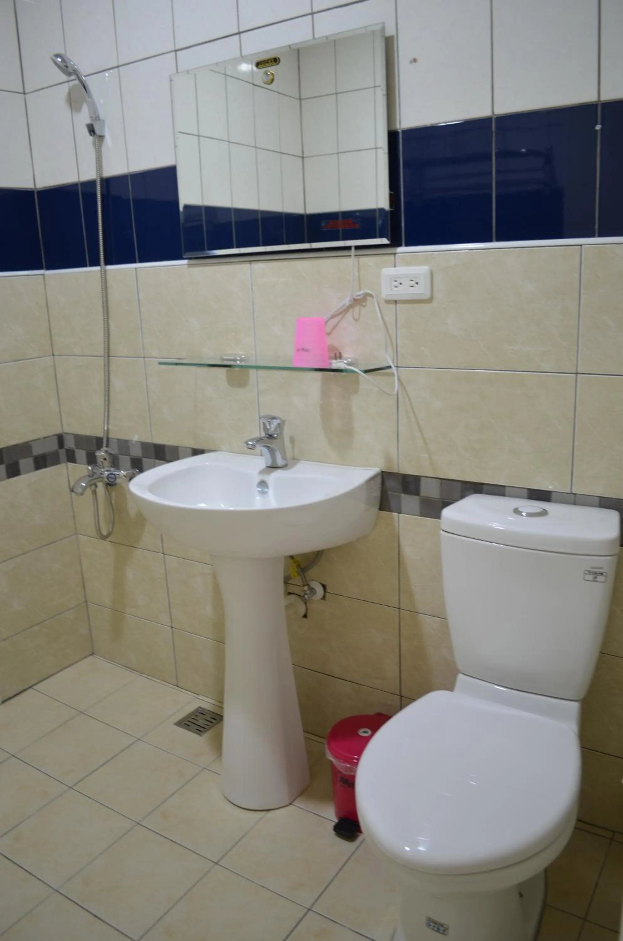 Bathroom in Hualien HOLO Hostel