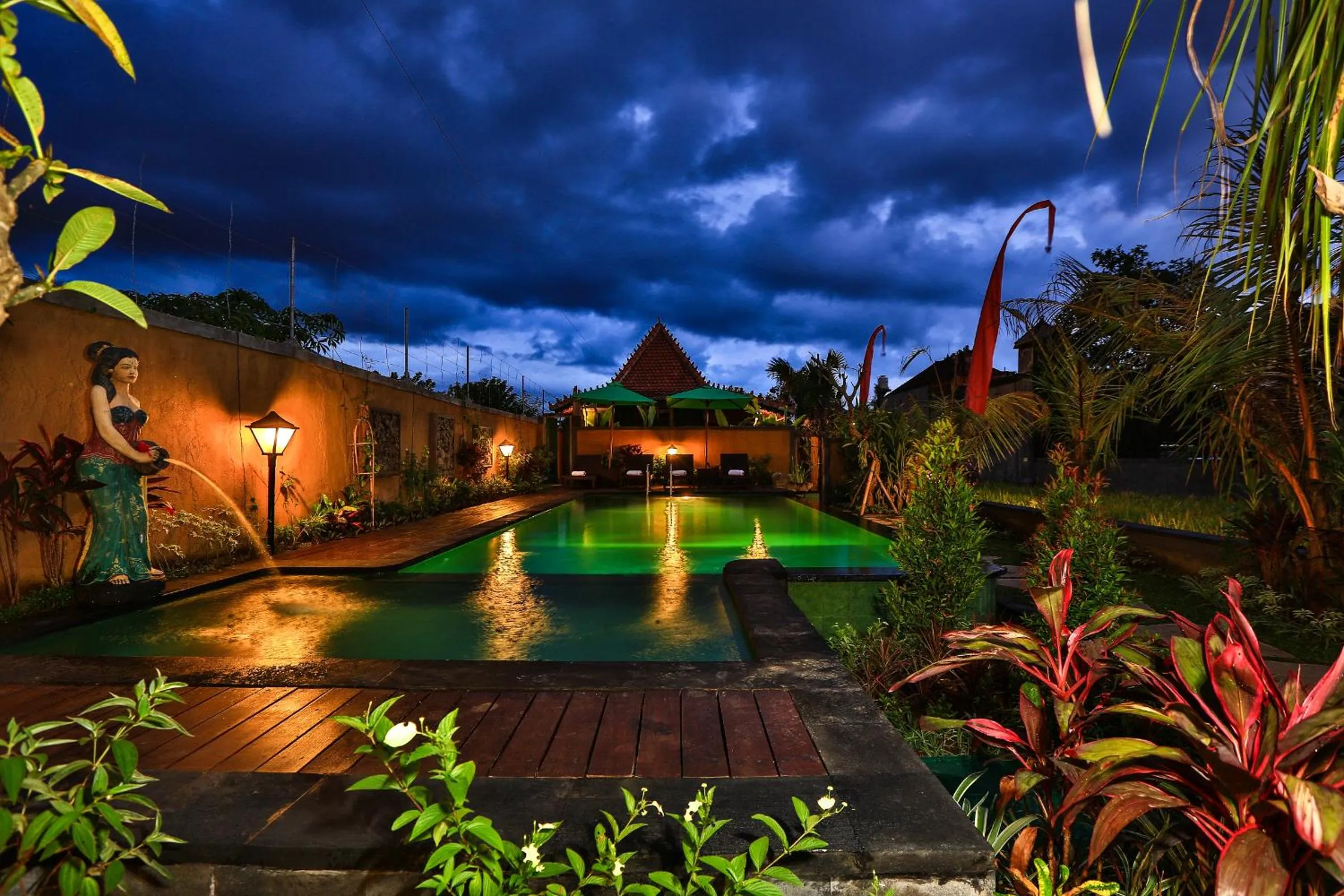 Swimming pool in Villa Nini