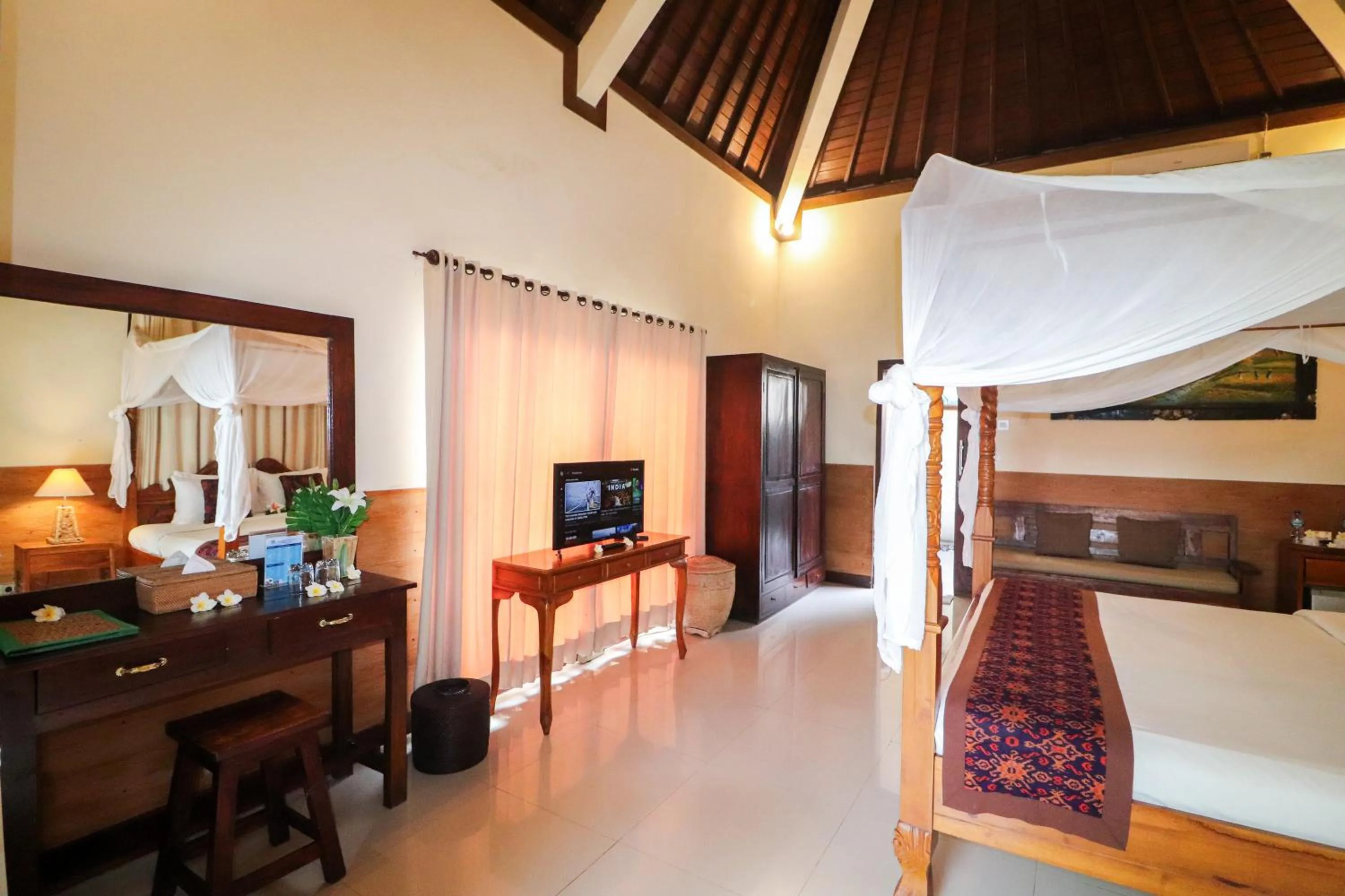 TV and multimedia, Bed in Villa JJ and Spa Ubud