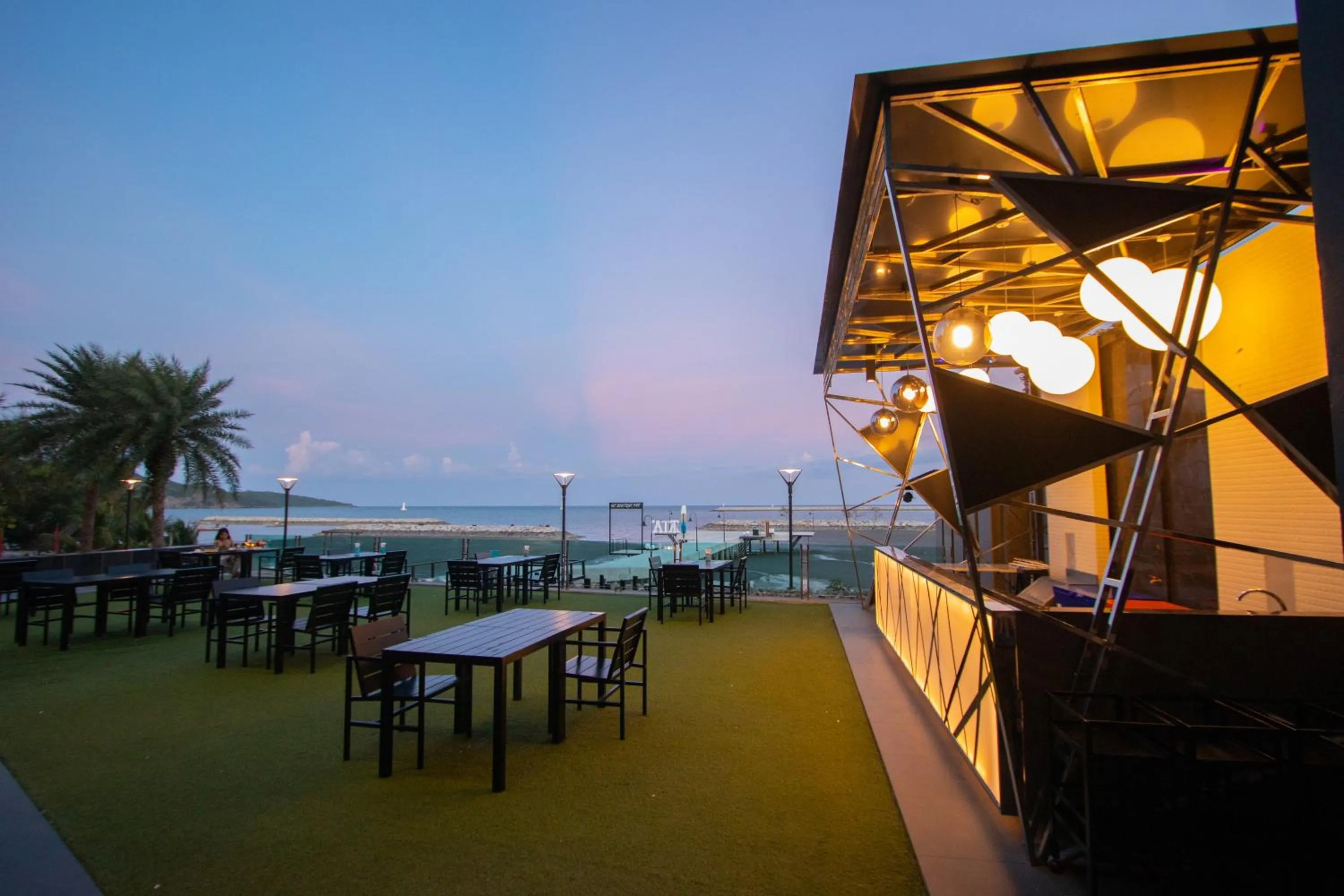 Restaurant/places to eat in @T Boutique Hotel