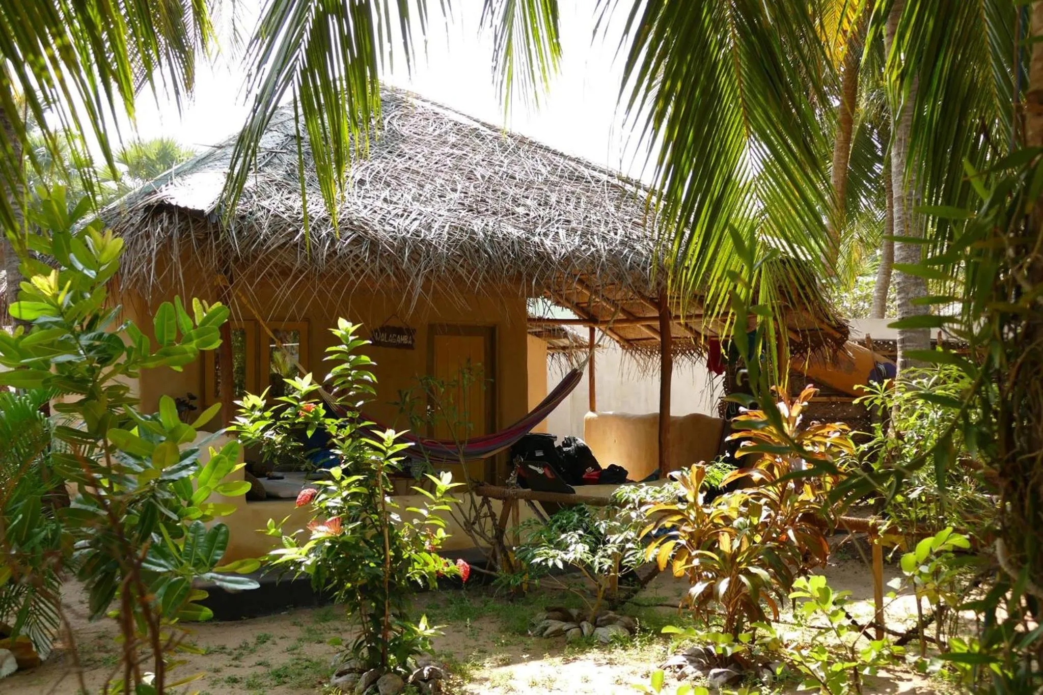 Inner courtyard view in De Silva Wind Resort Kalpitiya - Kitesurfing School Sri Lanka