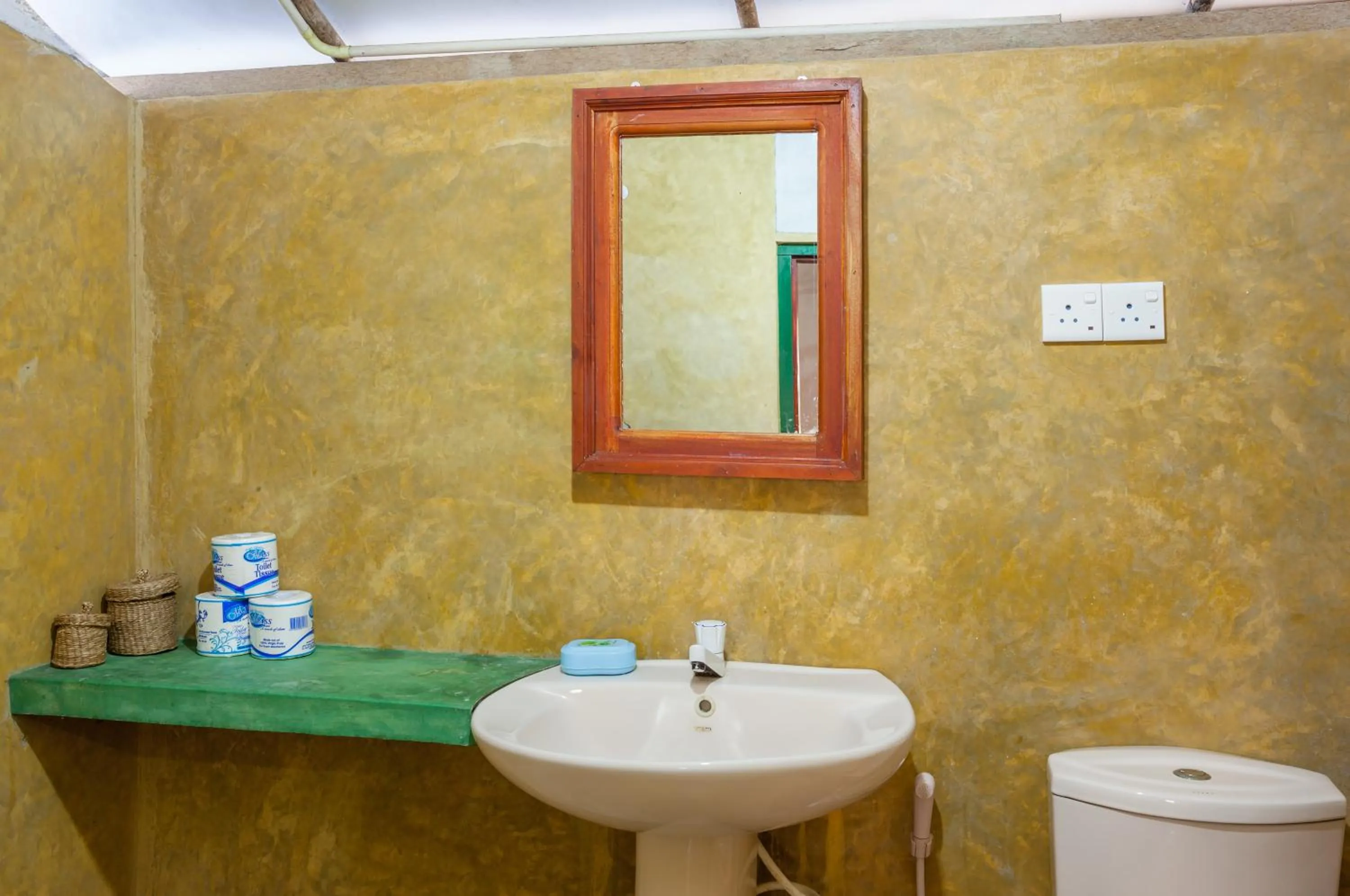 Bathroom in De Silva Wind Resort Kalpitiya - Kitesurfing School Sri Lanka