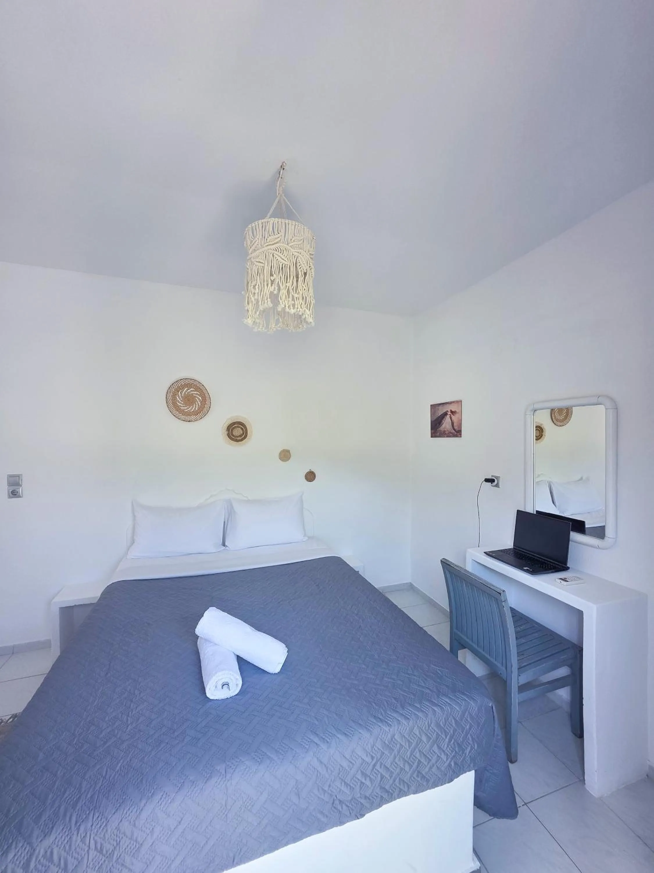 Large Double Room in Calypso Heaven