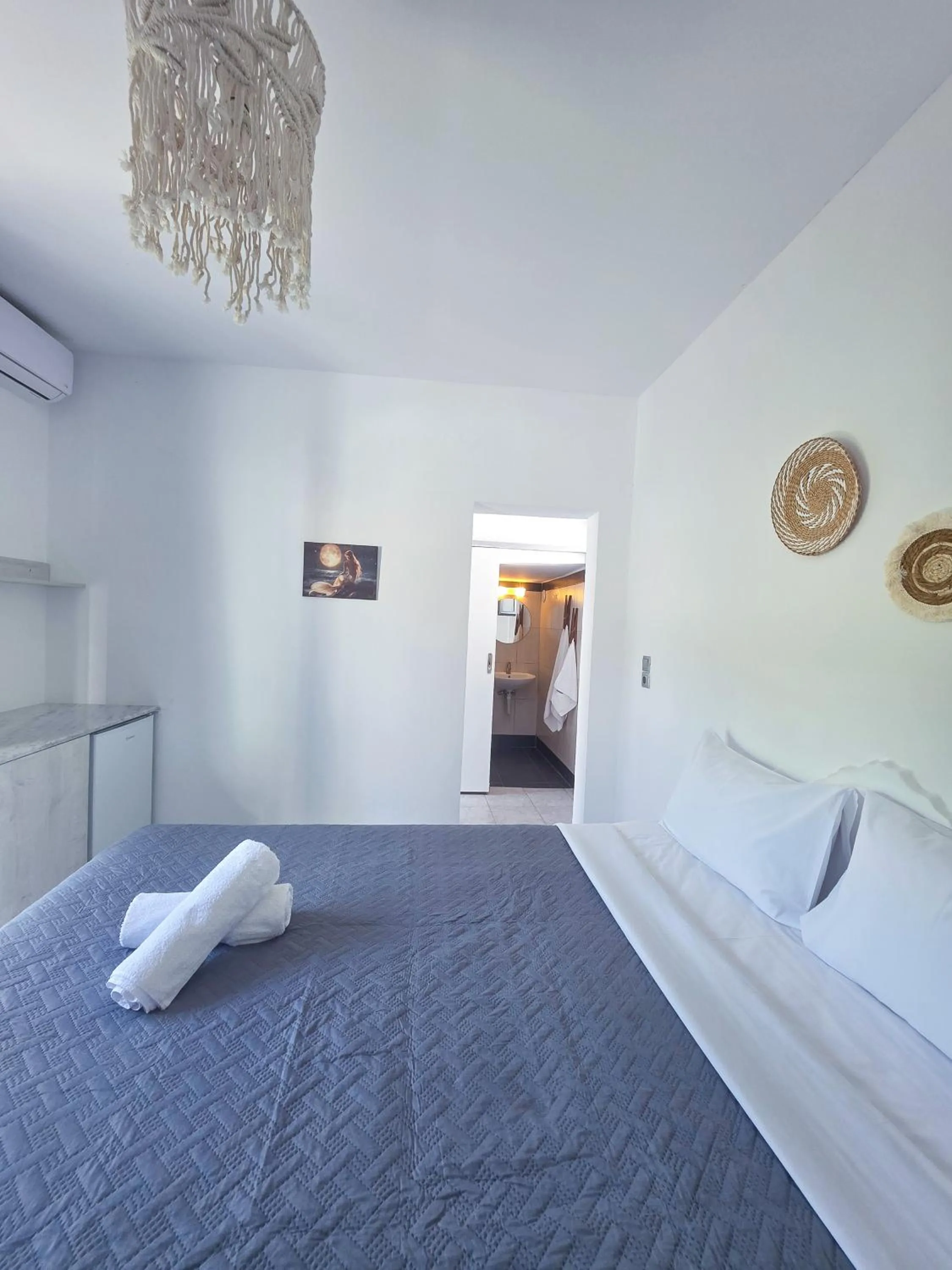 Large Double Room in Calypso Heaven