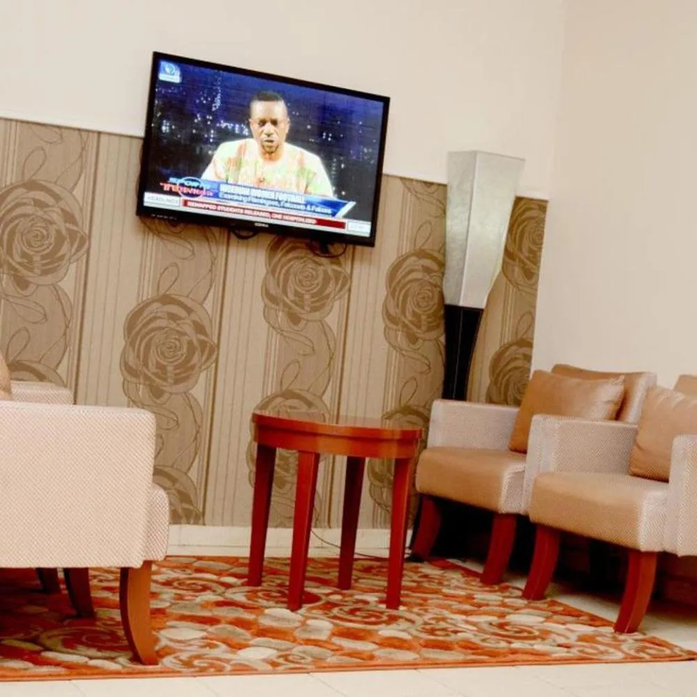 Nippon Grand Hotel and Apartment