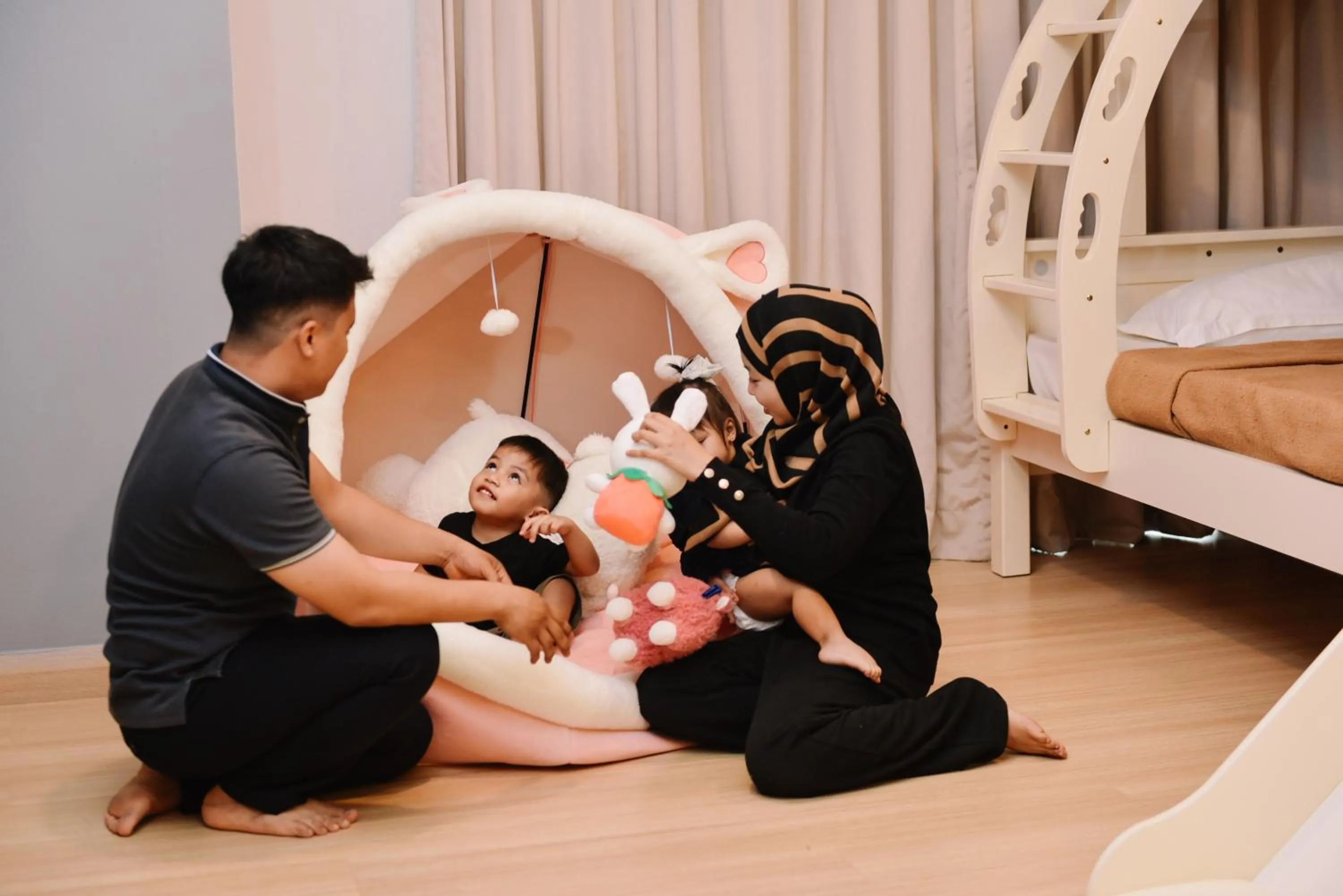 children in ASIA MELAKA HOTEL managed by The Straits Hotel & Suites 马六甲亚逸酒店