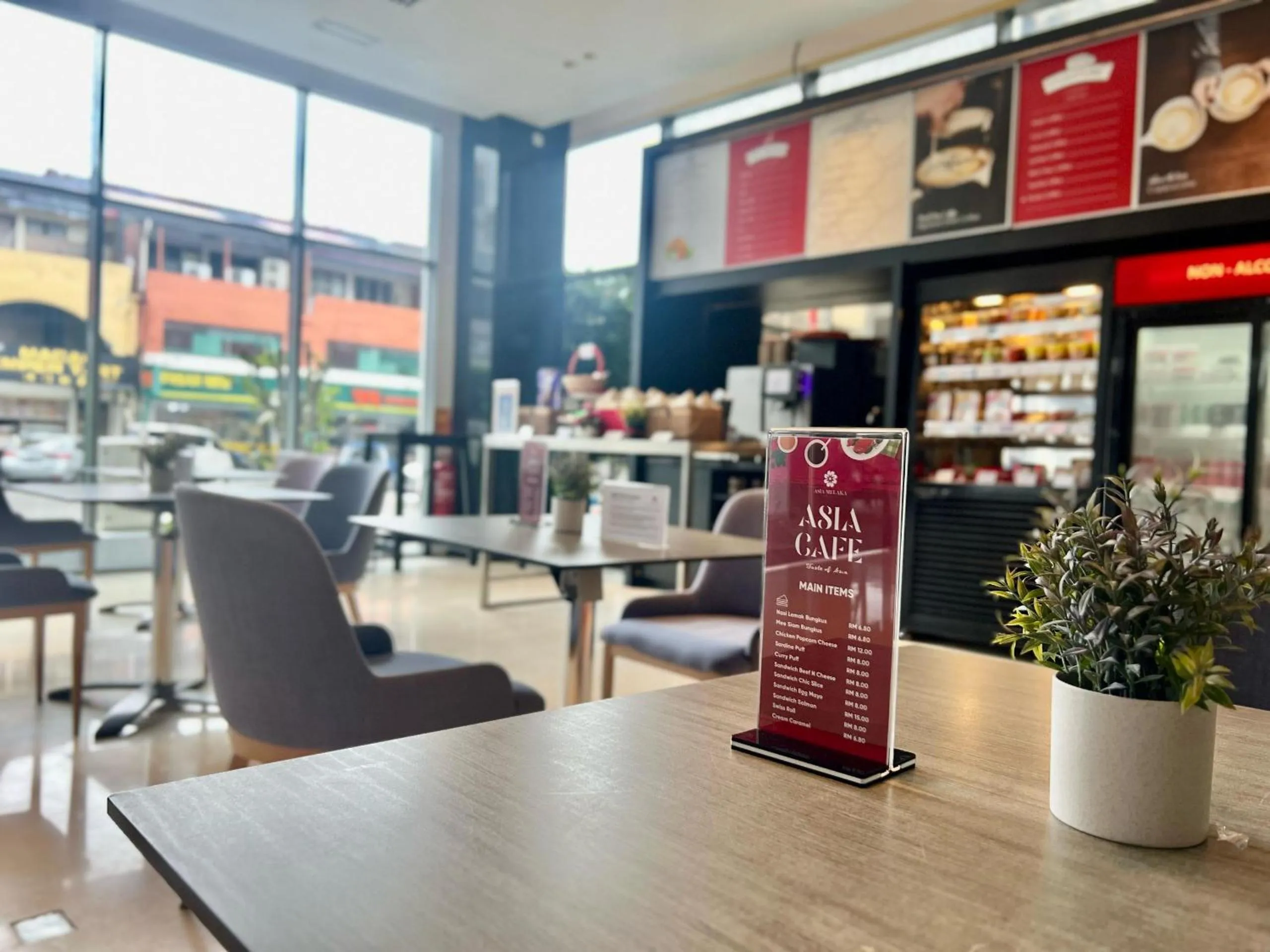 Food and drinks in ASIA MELAKA HOTEL managed by The Straits Hotel & Suites 马六甲亚逸酒店