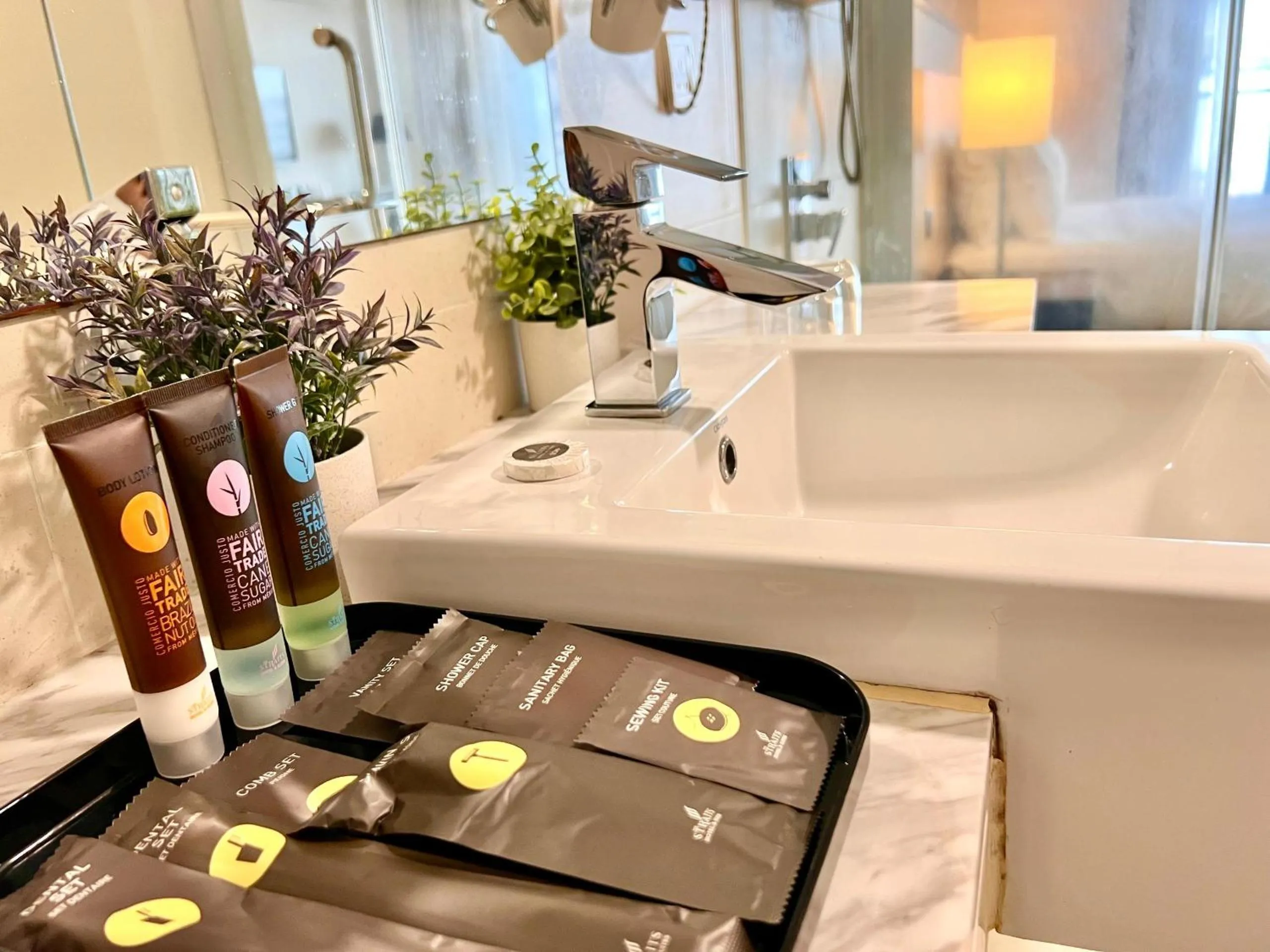 Toilet in ASIA MELAKA HOTEL managed by The Straits Hotel & Suites 马六甲亚逸酒店