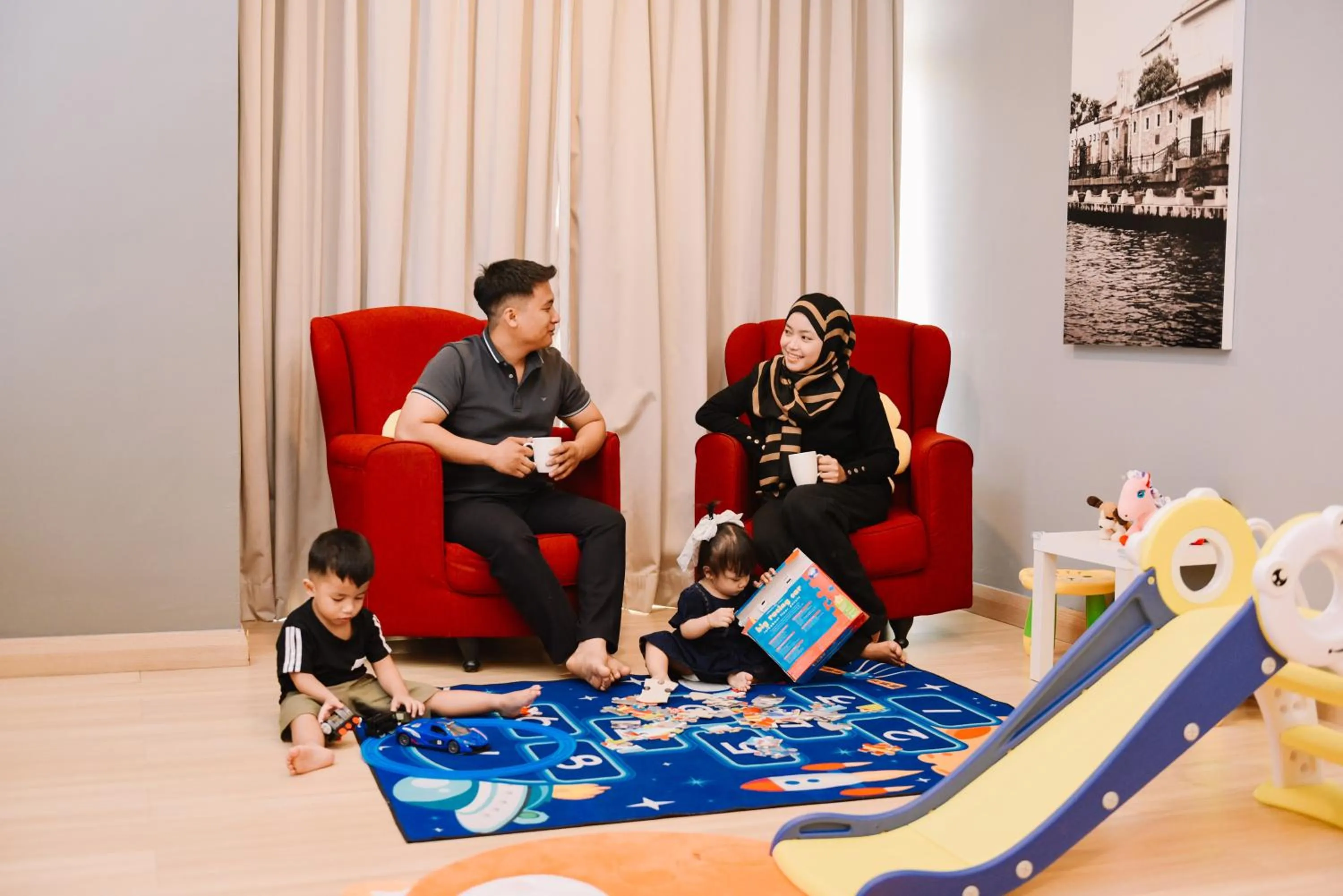 Seating area in ASIA MELAKA HOTEL managed by The Straits Hotel & Suites 马六甲亚逸酒店