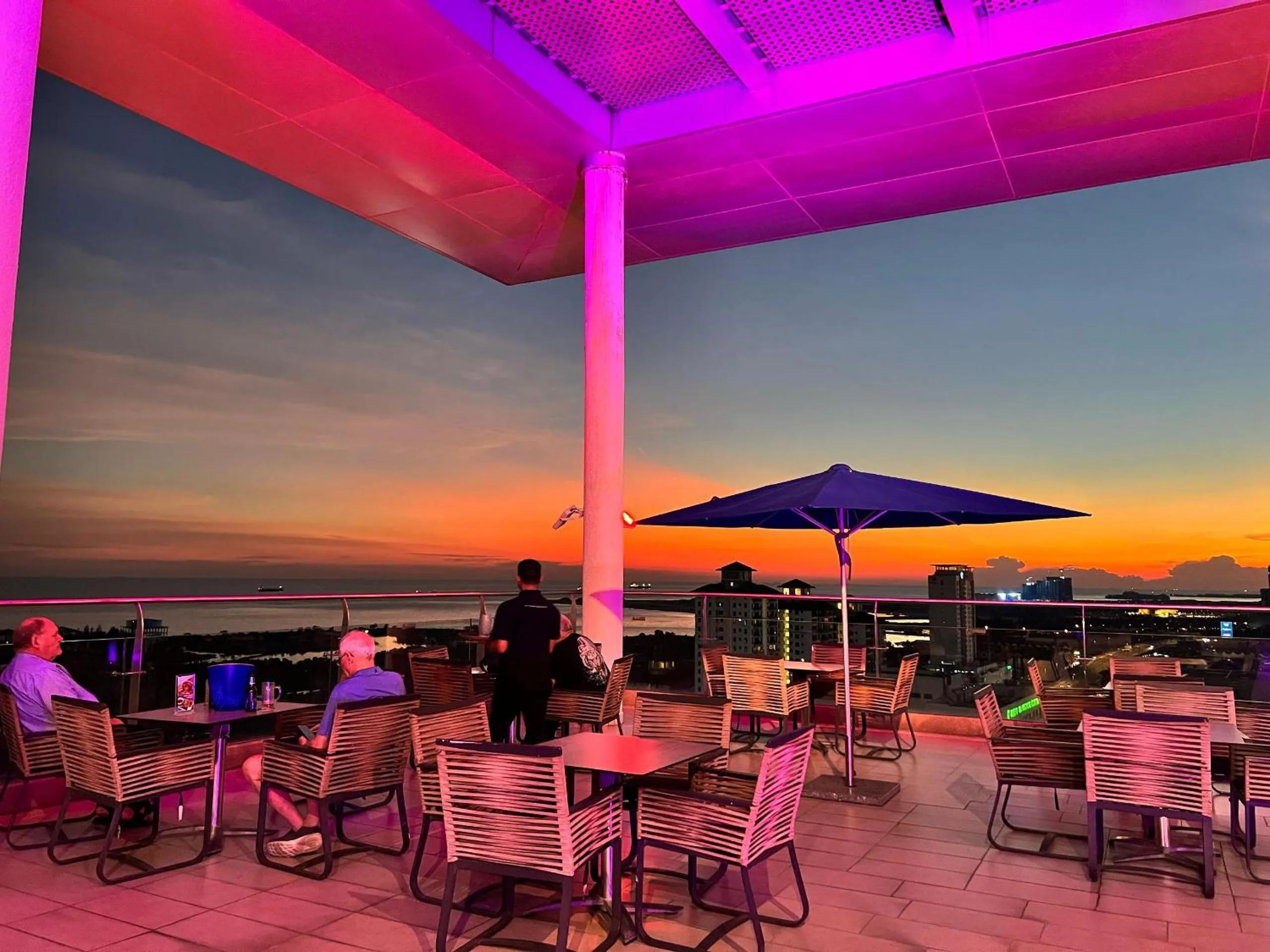 Food and drinks in ASIA MELAKA HOTEL managed by The Straits Hotel & Suites 马六甲亚逸酒店